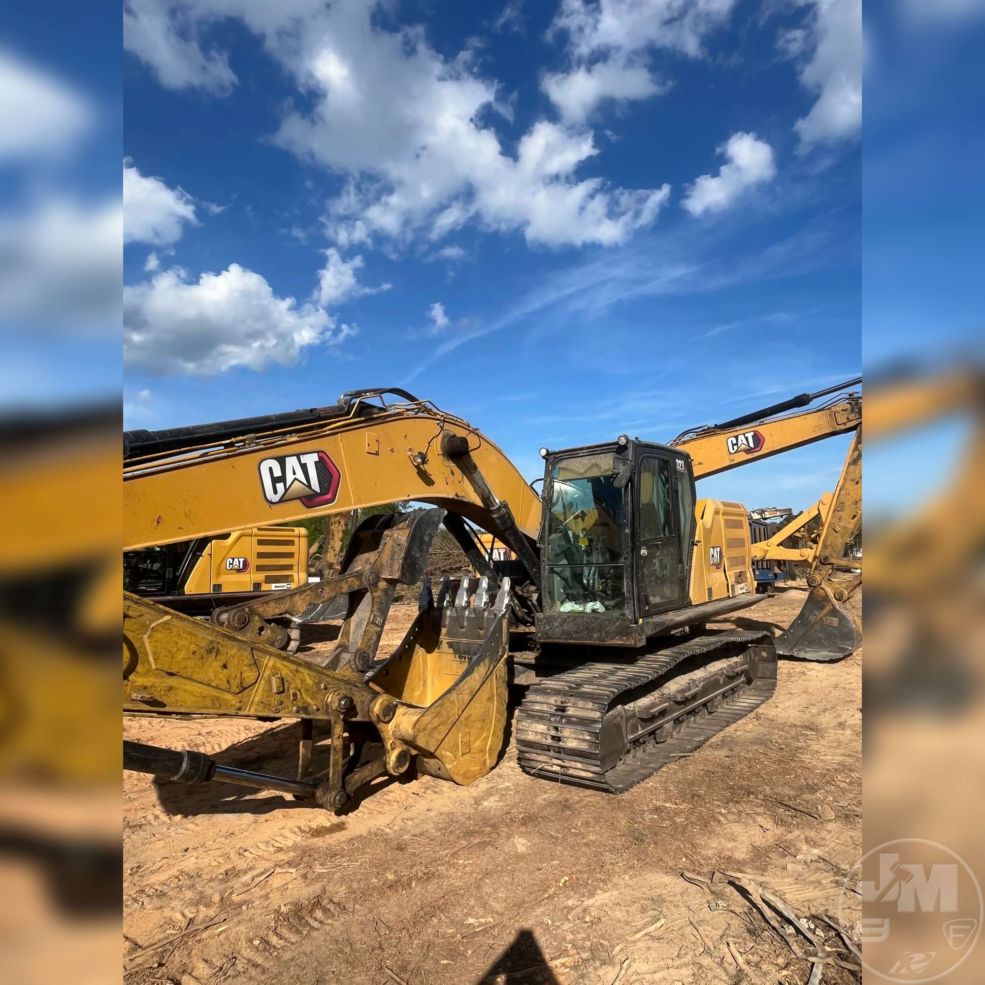 Photo of a 2021 Caterpillar 323