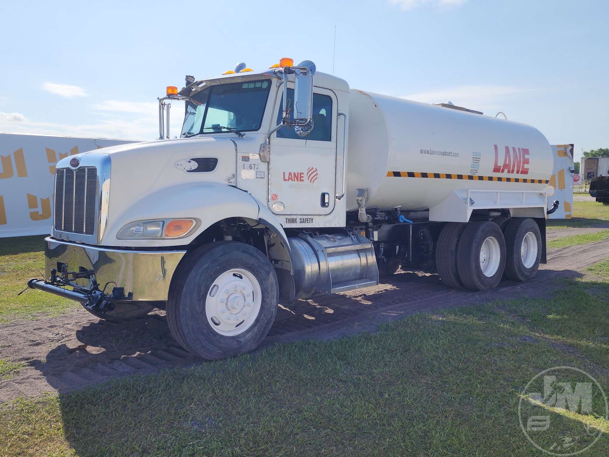 Photo of a 2012 Peterbilt 348