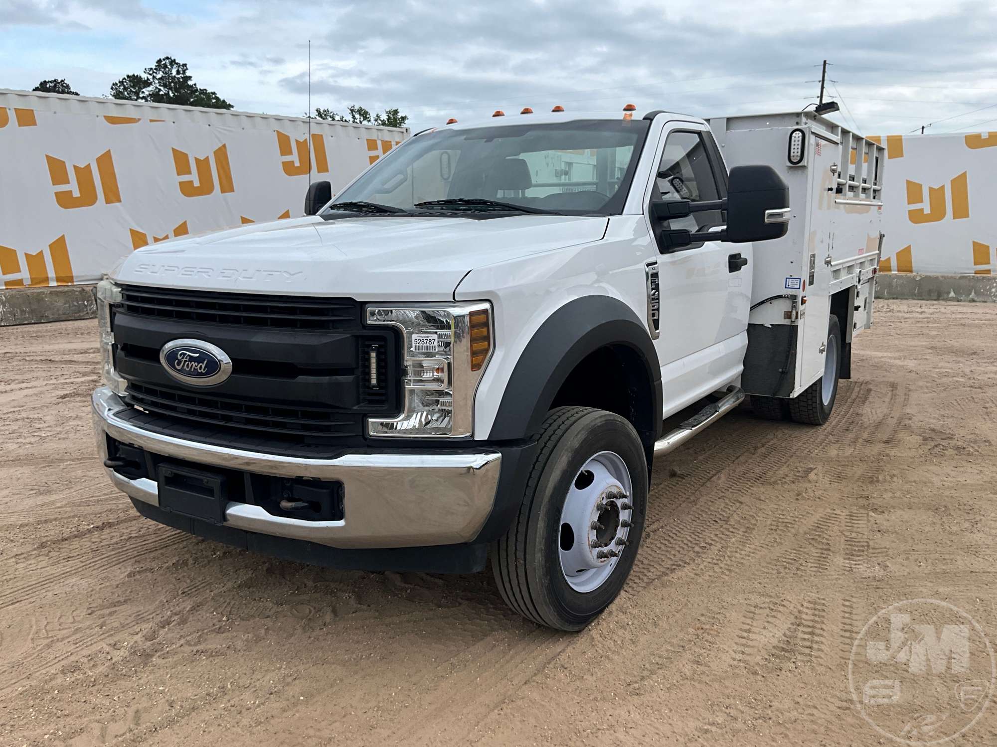 Photo of a 2019 Ford F-450 XL