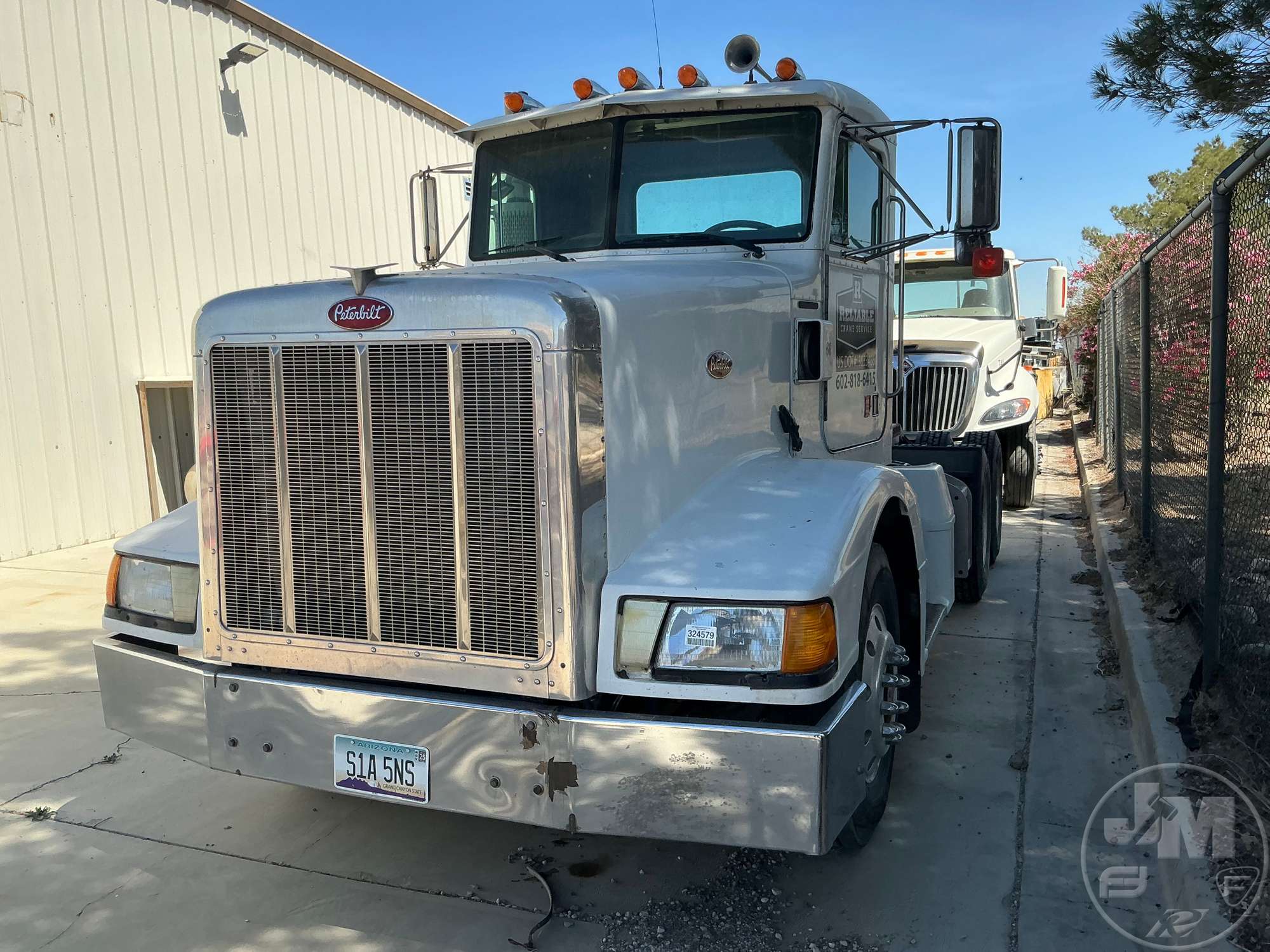 Photo of a 1990 Peterbilt 377