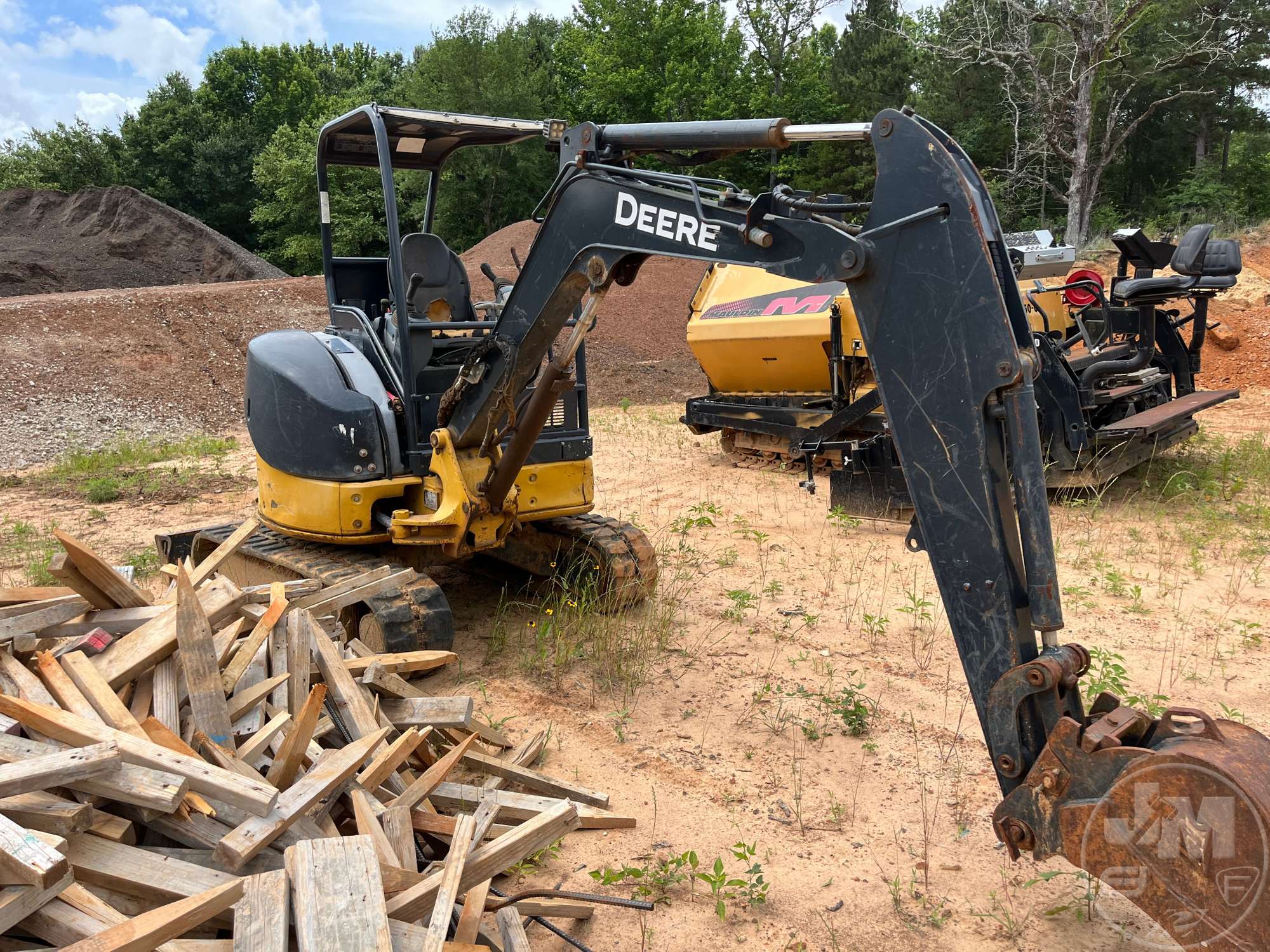 2015 John Deere 27D
