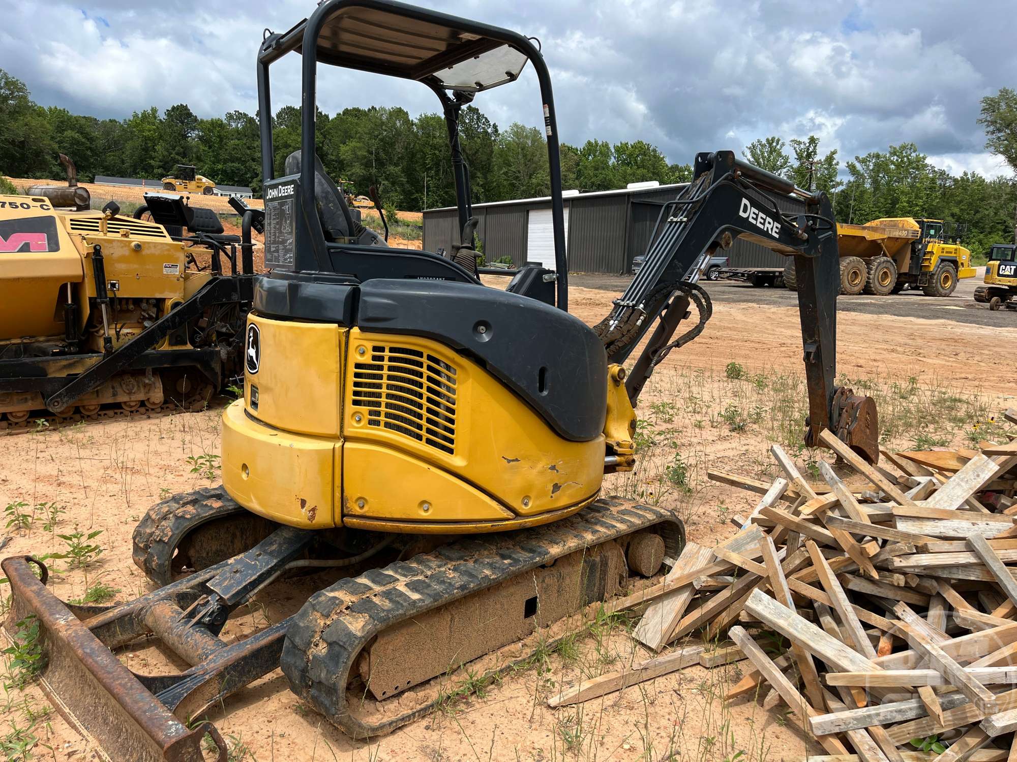 2015 John Deere 27D