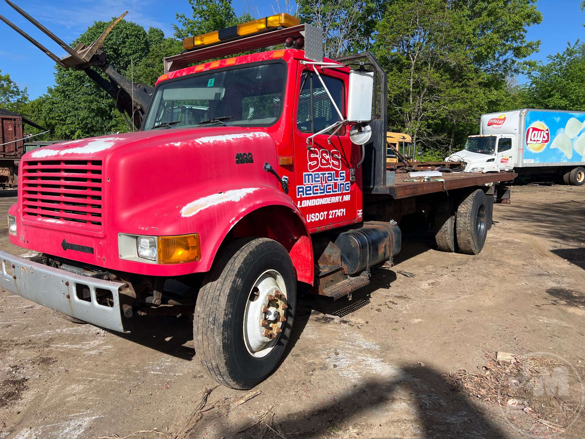 Photo of a 2000 International 4900