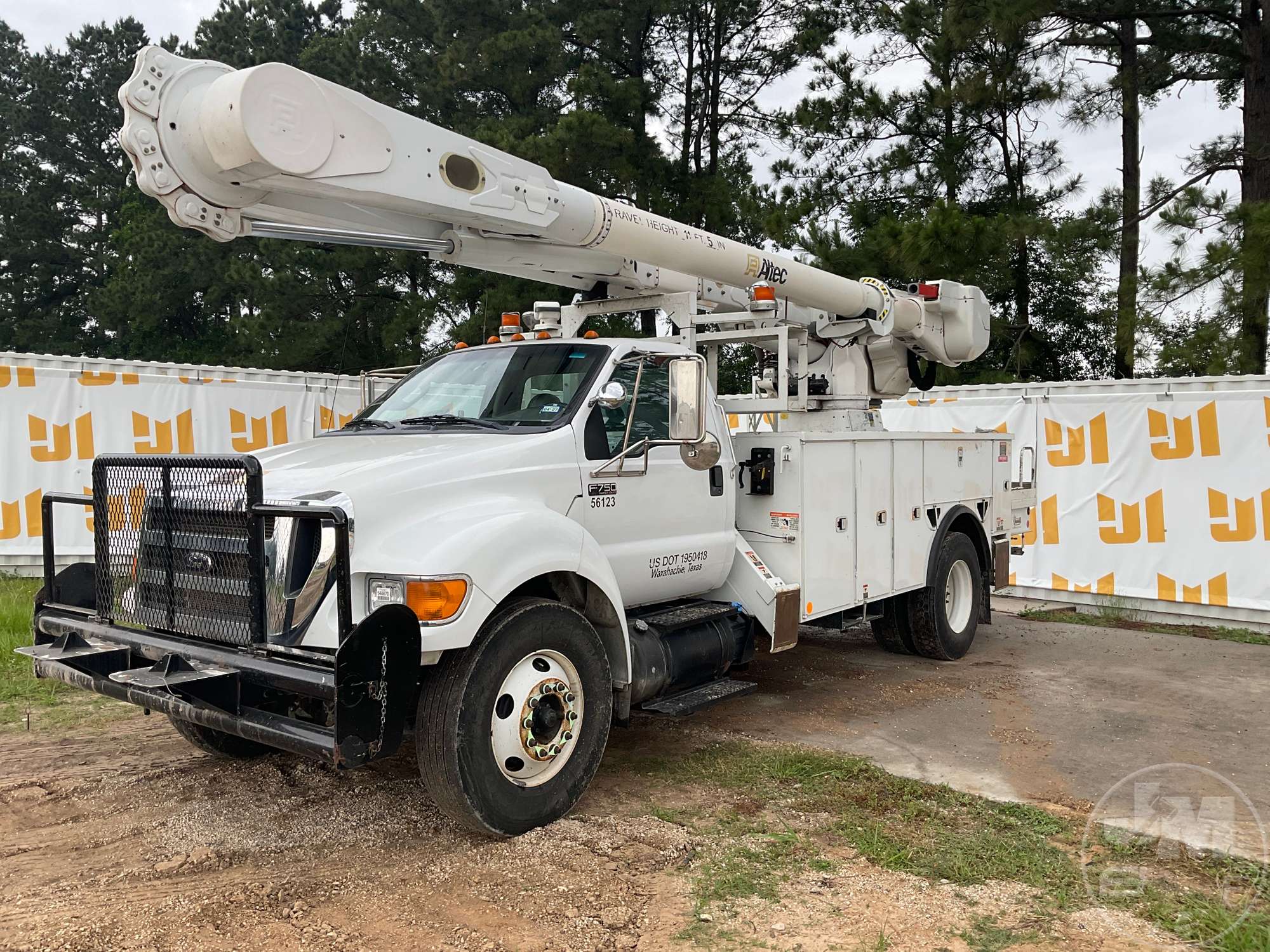 Photo of a 2013 Ford F-750XL SD