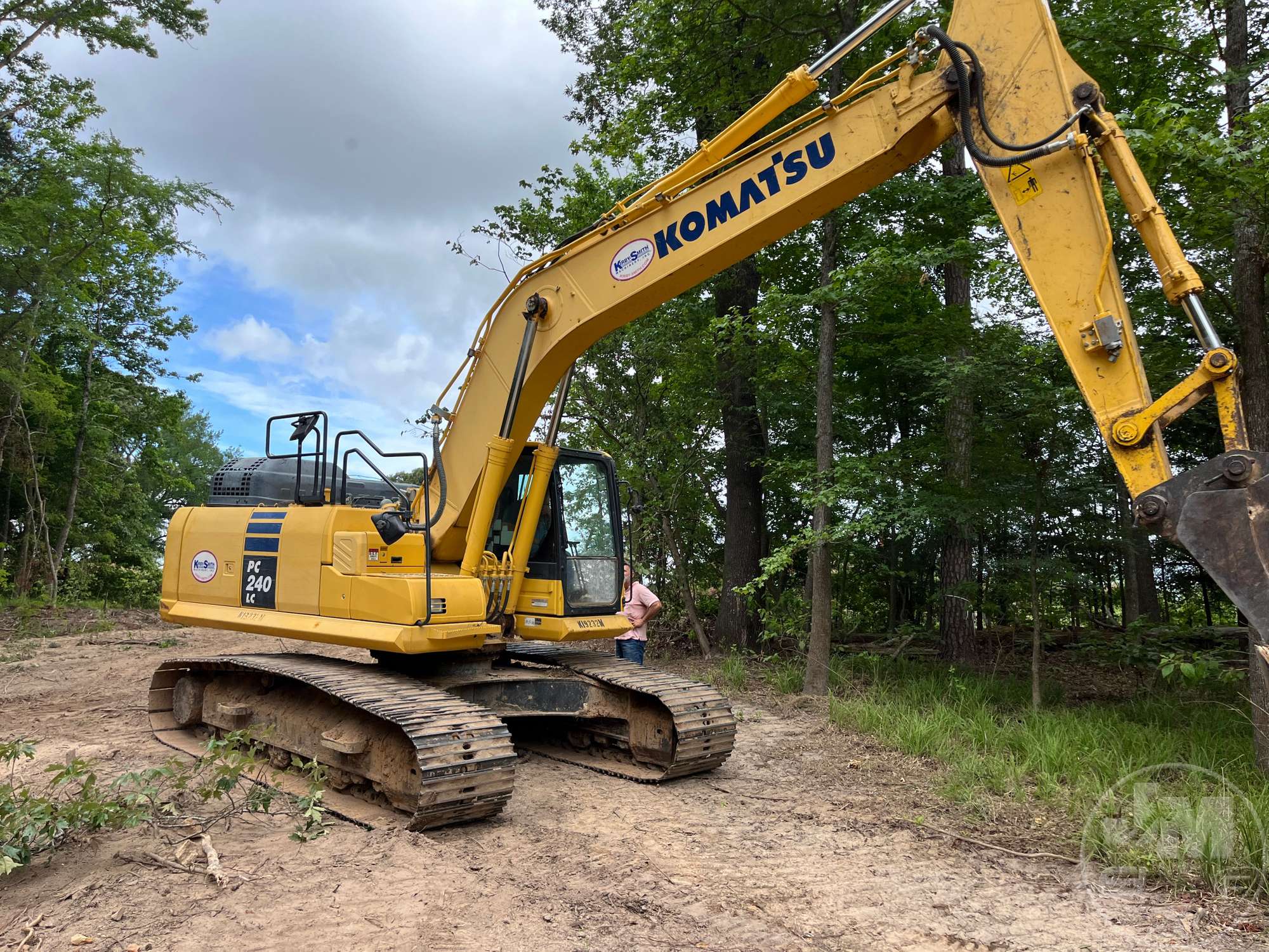 Photo of 2022 Komatsu PC240LC-11