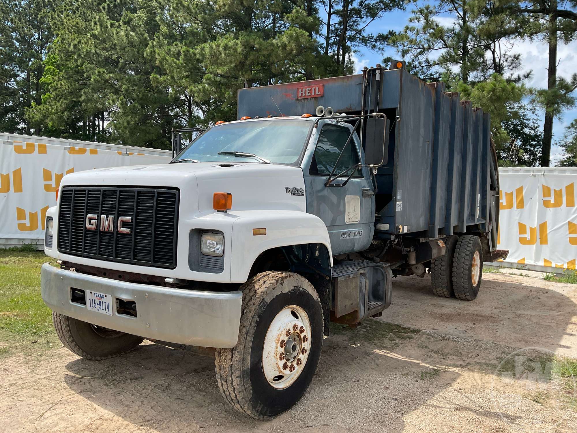 Photo of a 1992 GMC C7500 TOPKICK
