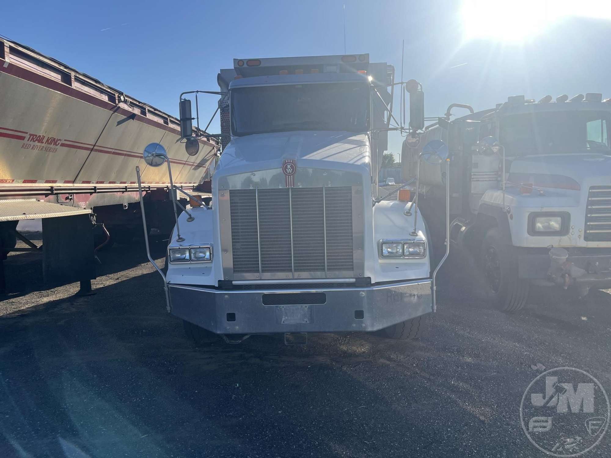 Photo of a 2012 Kenworth T800