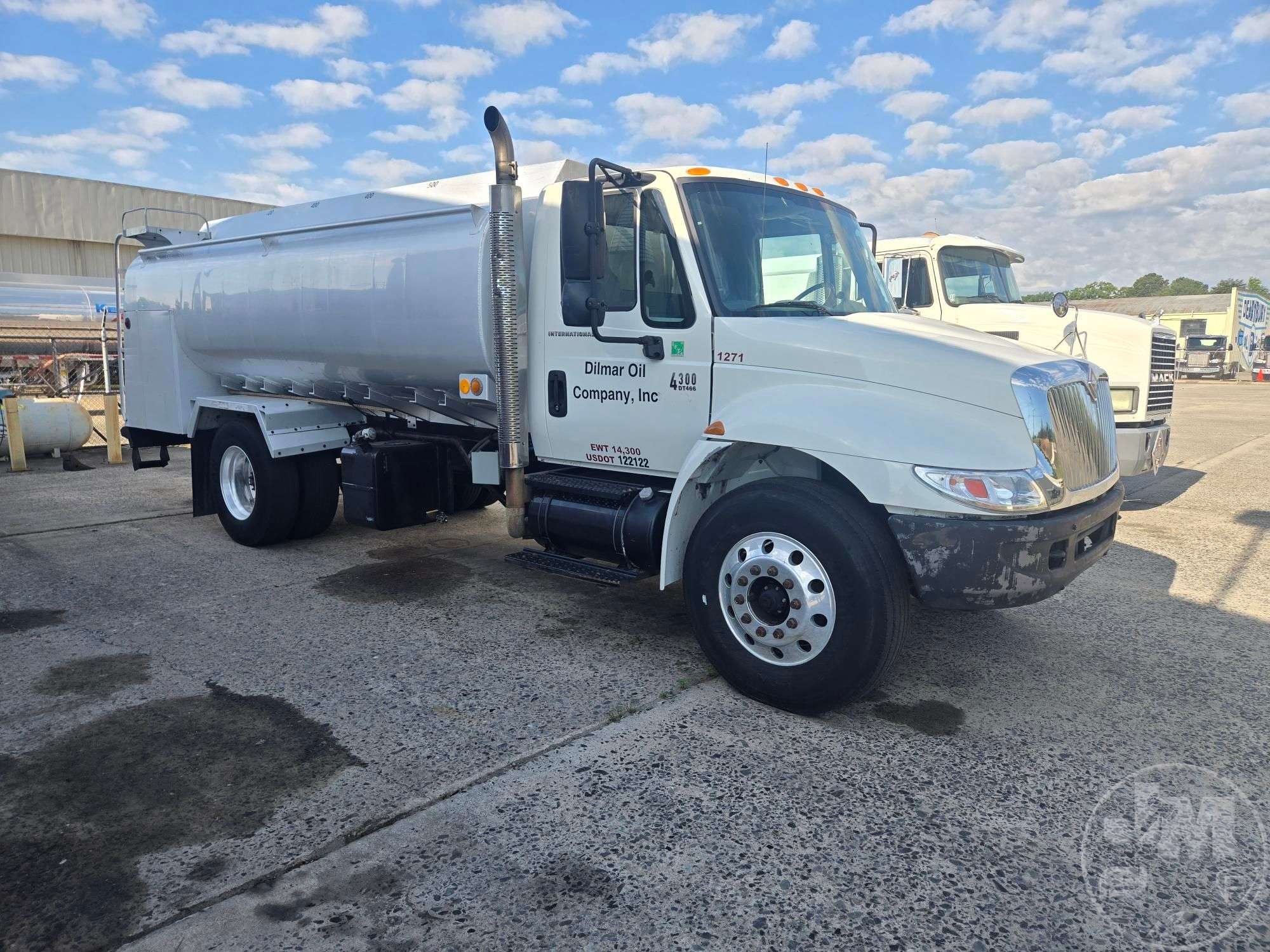 Photo of a 2005 International 4300