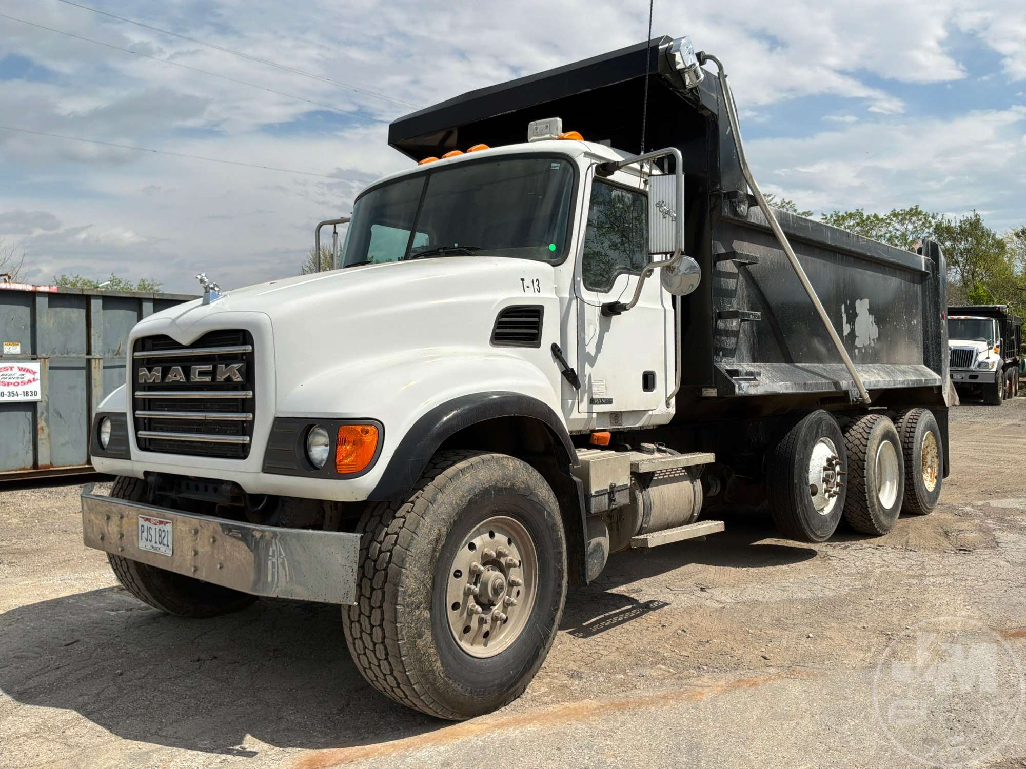 Photo of a 2003 Mack CV713 Granite