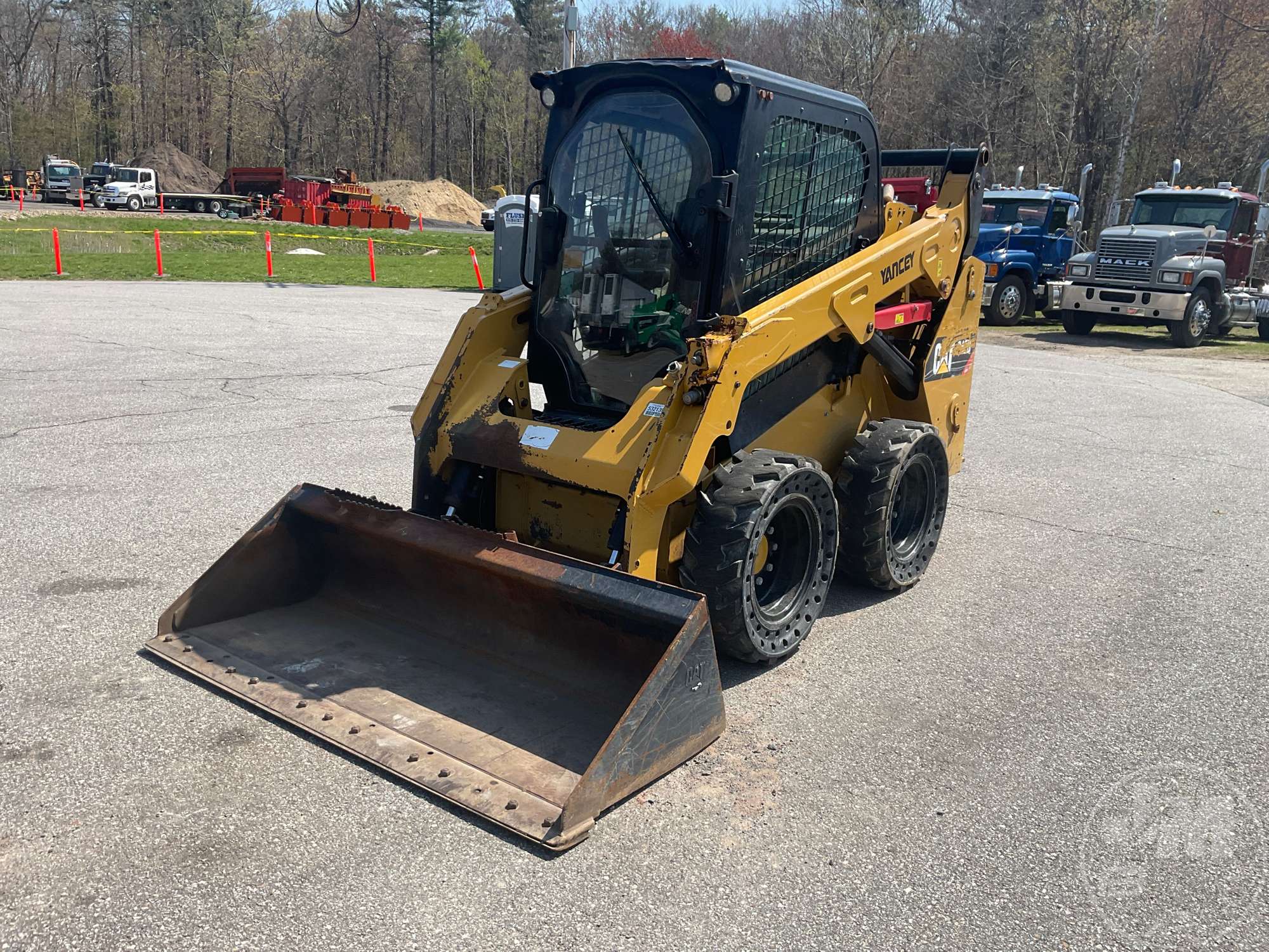 Photo of a  Caterpillar 242D