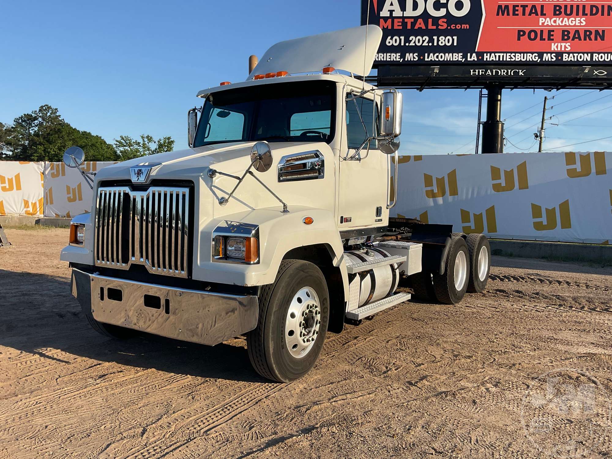 Photo of a 2017 Western Star 4700