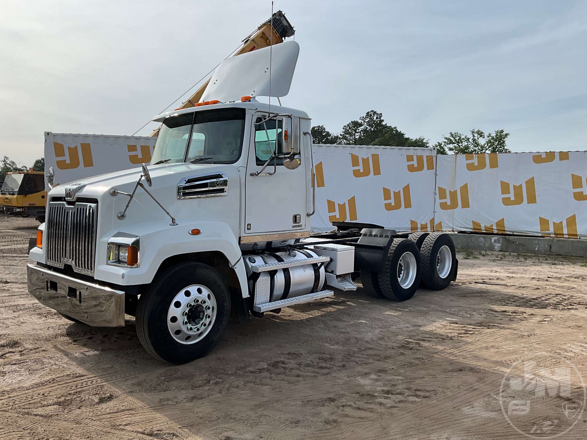 Photo of a 2017 Western Star 4700