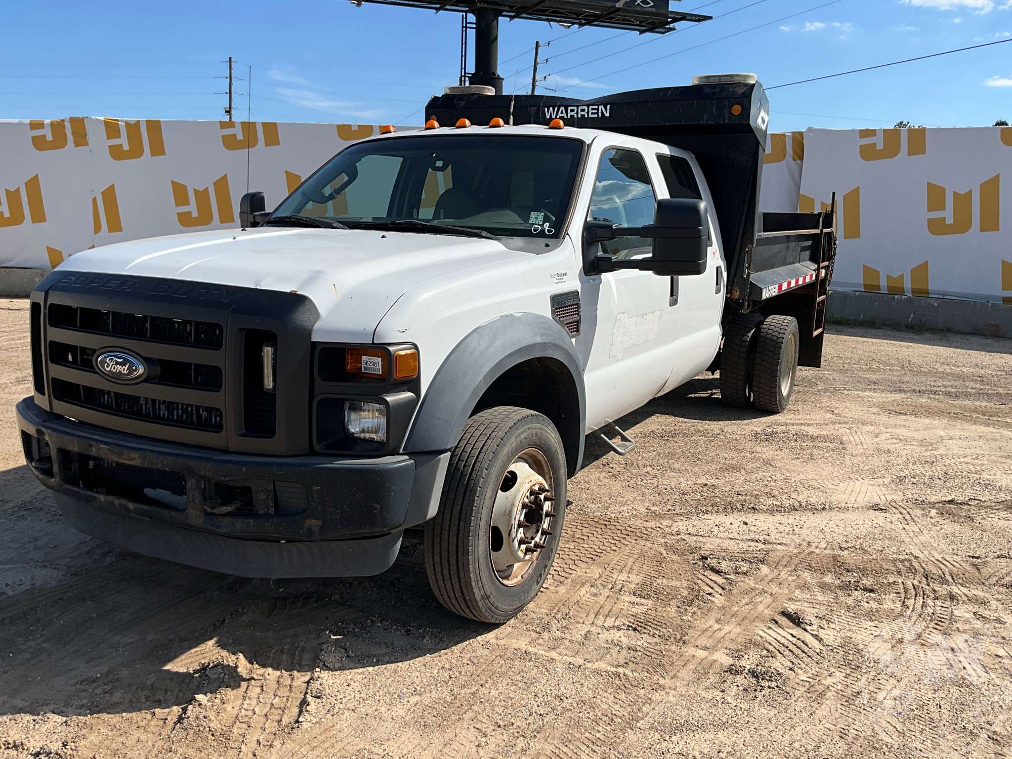 Photo of a 2008 Ford F-550