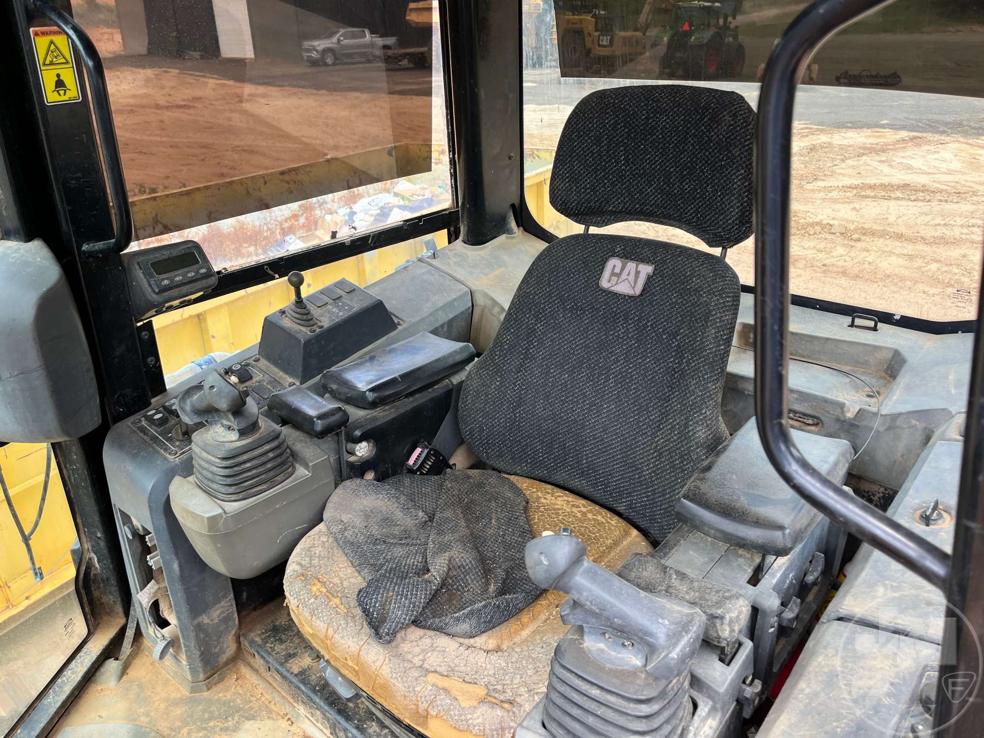 2011 Caterpillar D6K LGP