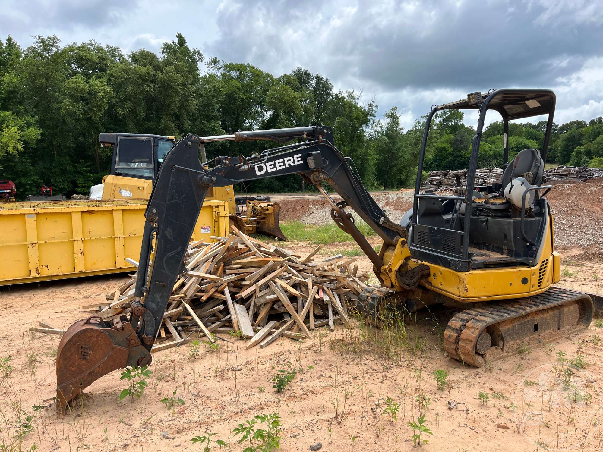 Photo of 2015 John Deere 27D