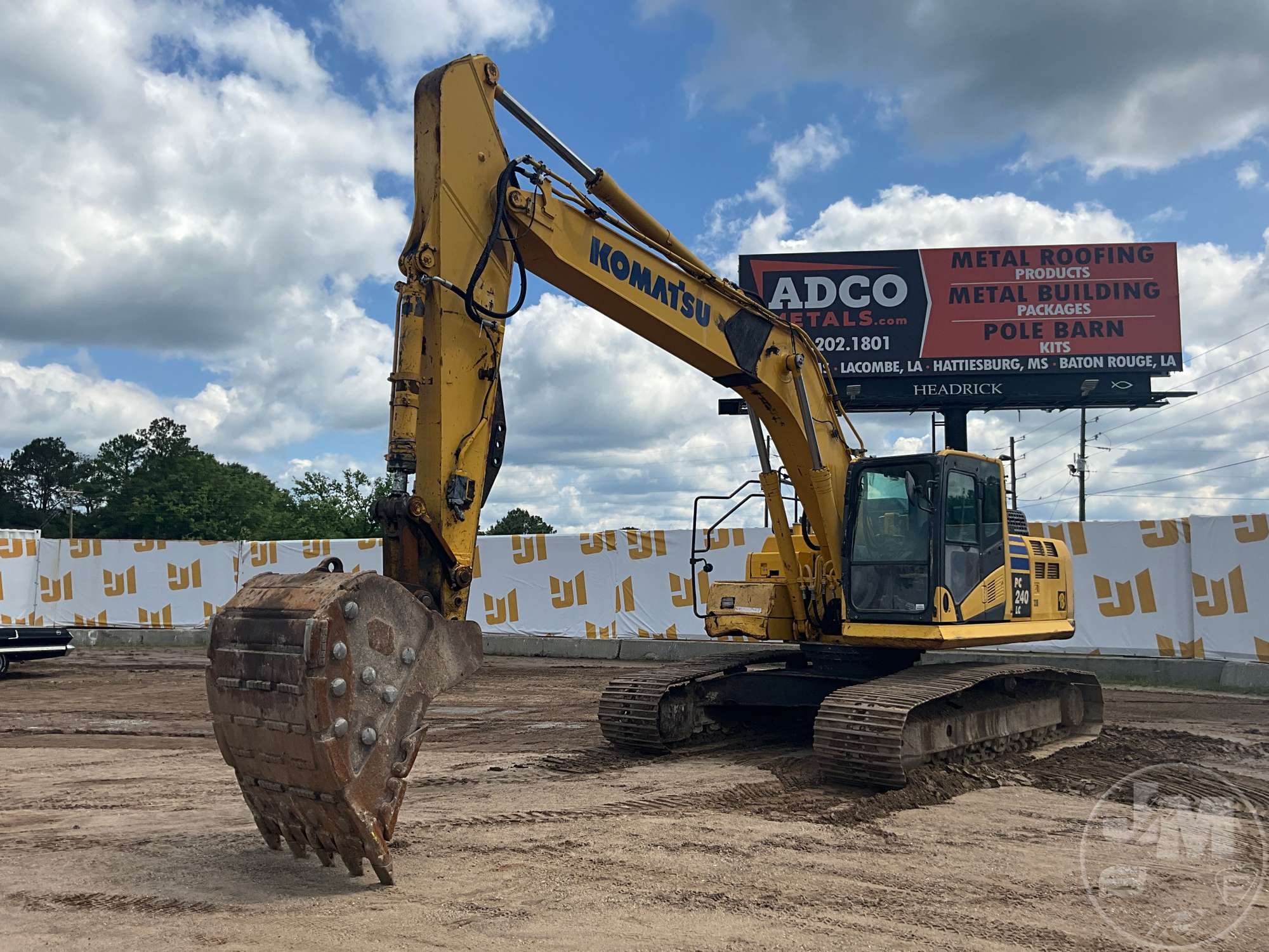 Photo of a 2016 Komatsu PC240LC-11
