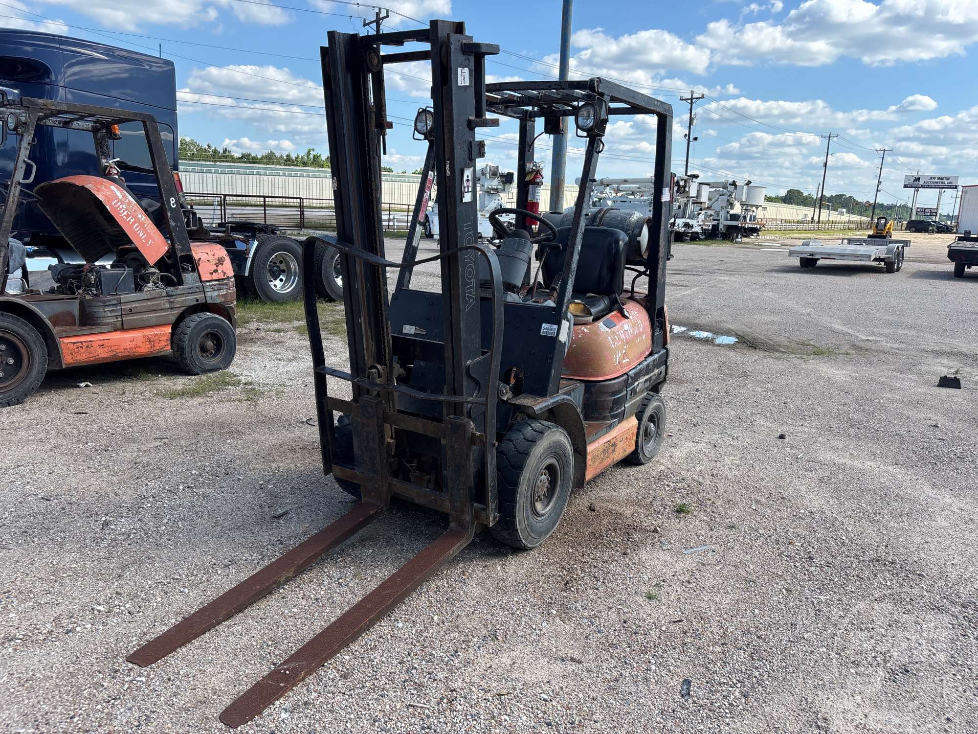 Photo of a  Toyota 42-6FG15