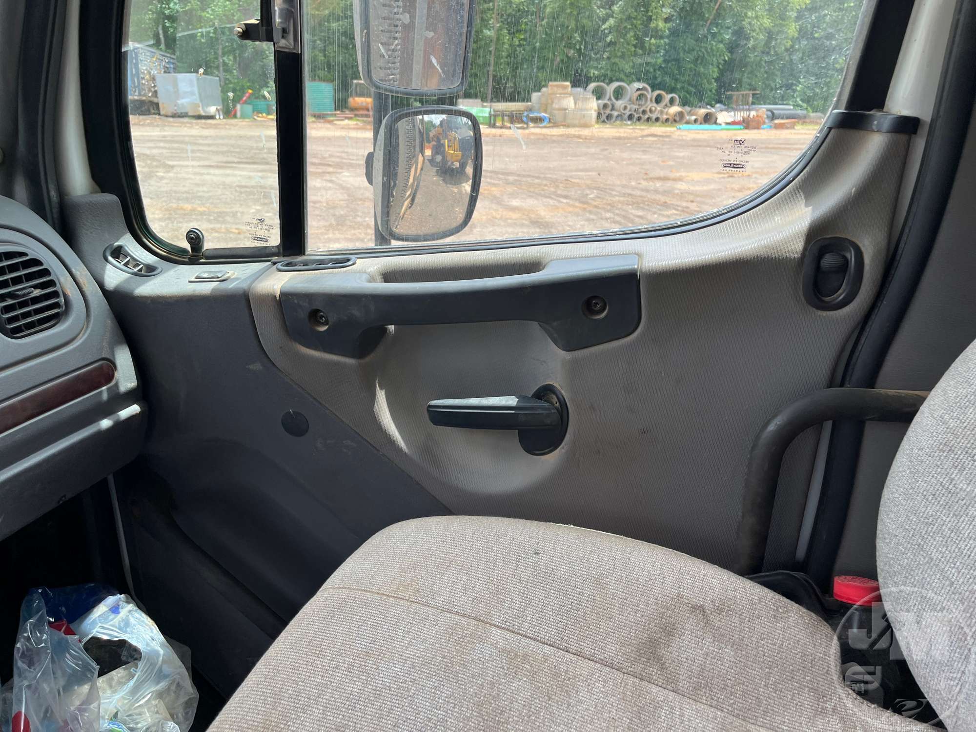 2018 Freightliner 108SD