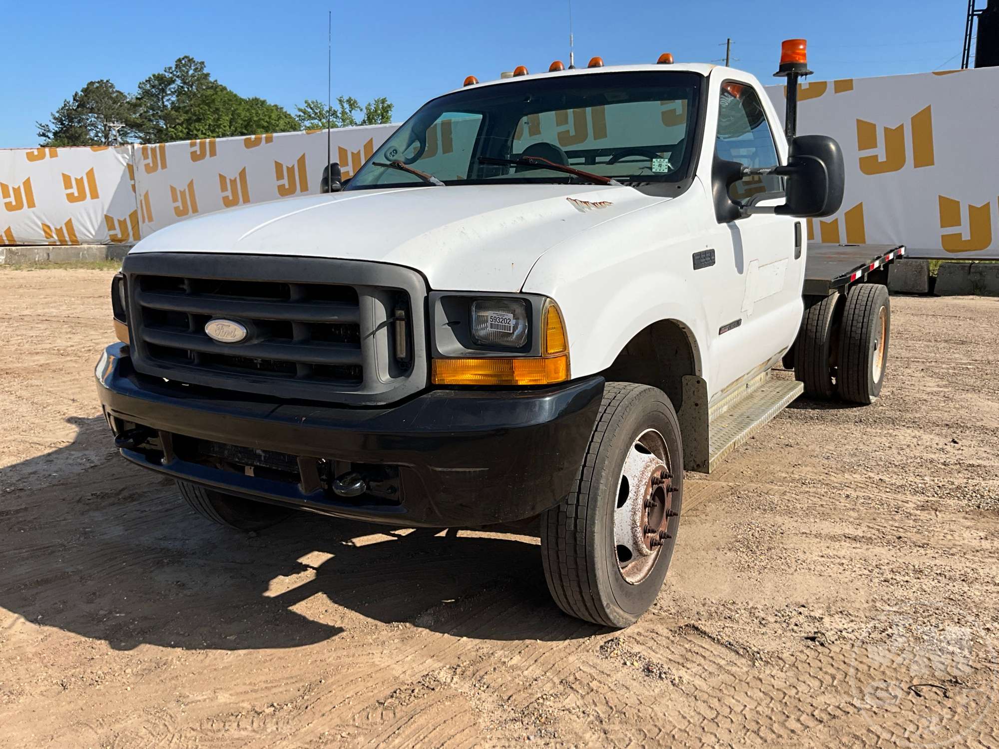 Photo of a 2000 Ford F-550