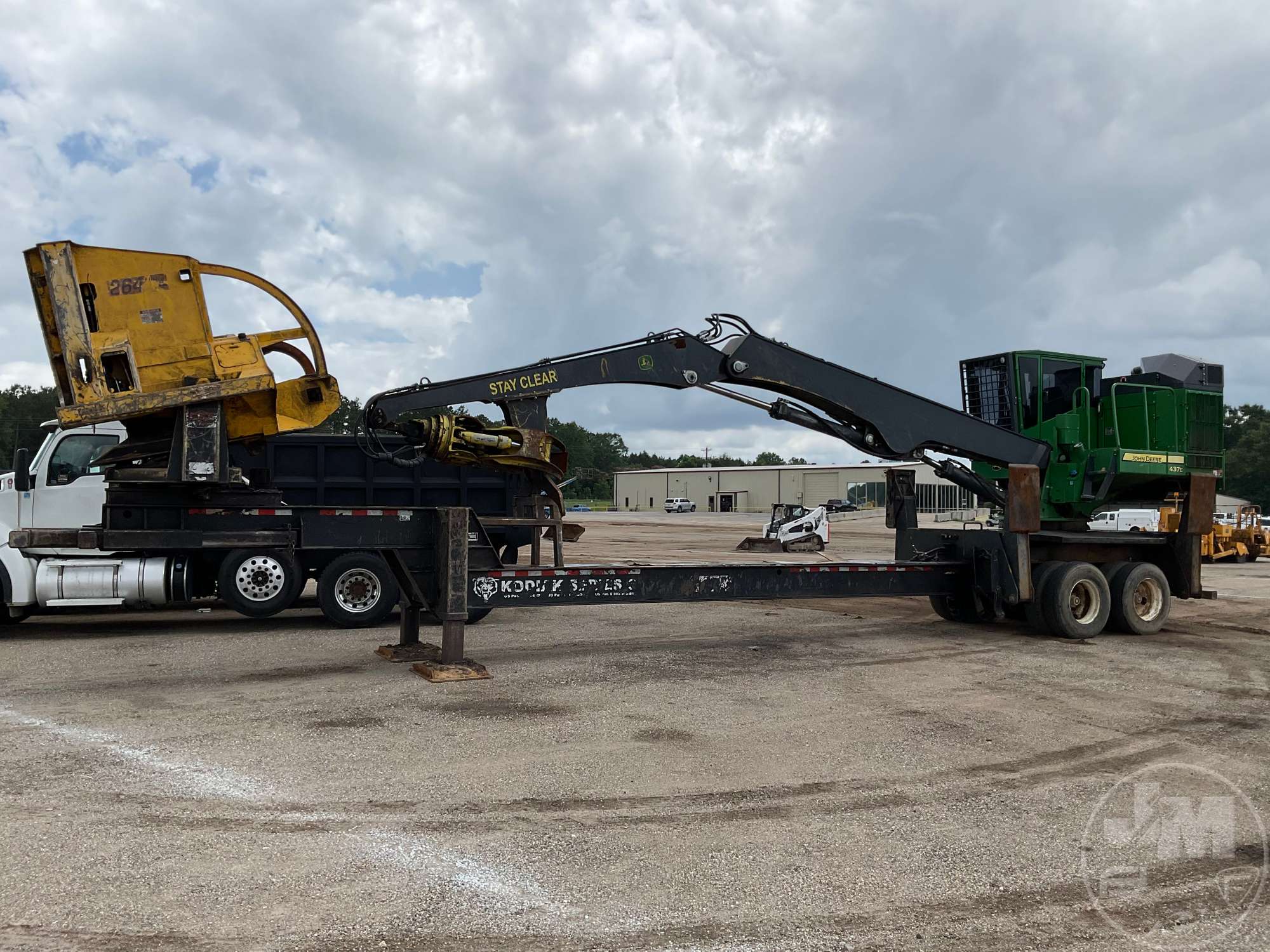 Photo of a 2019 John Deere 437E