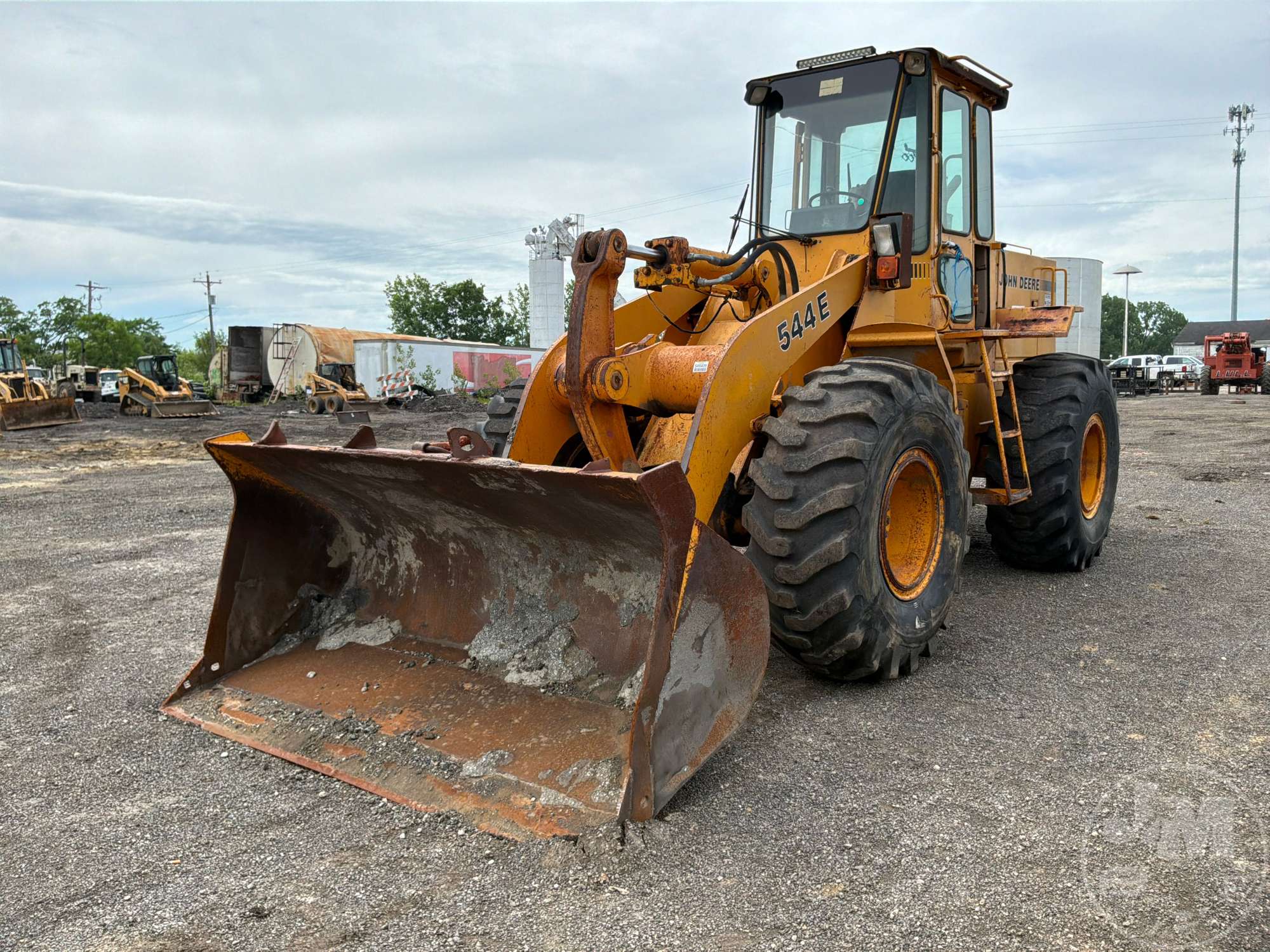 Photo of a 1989 John Deere 544E