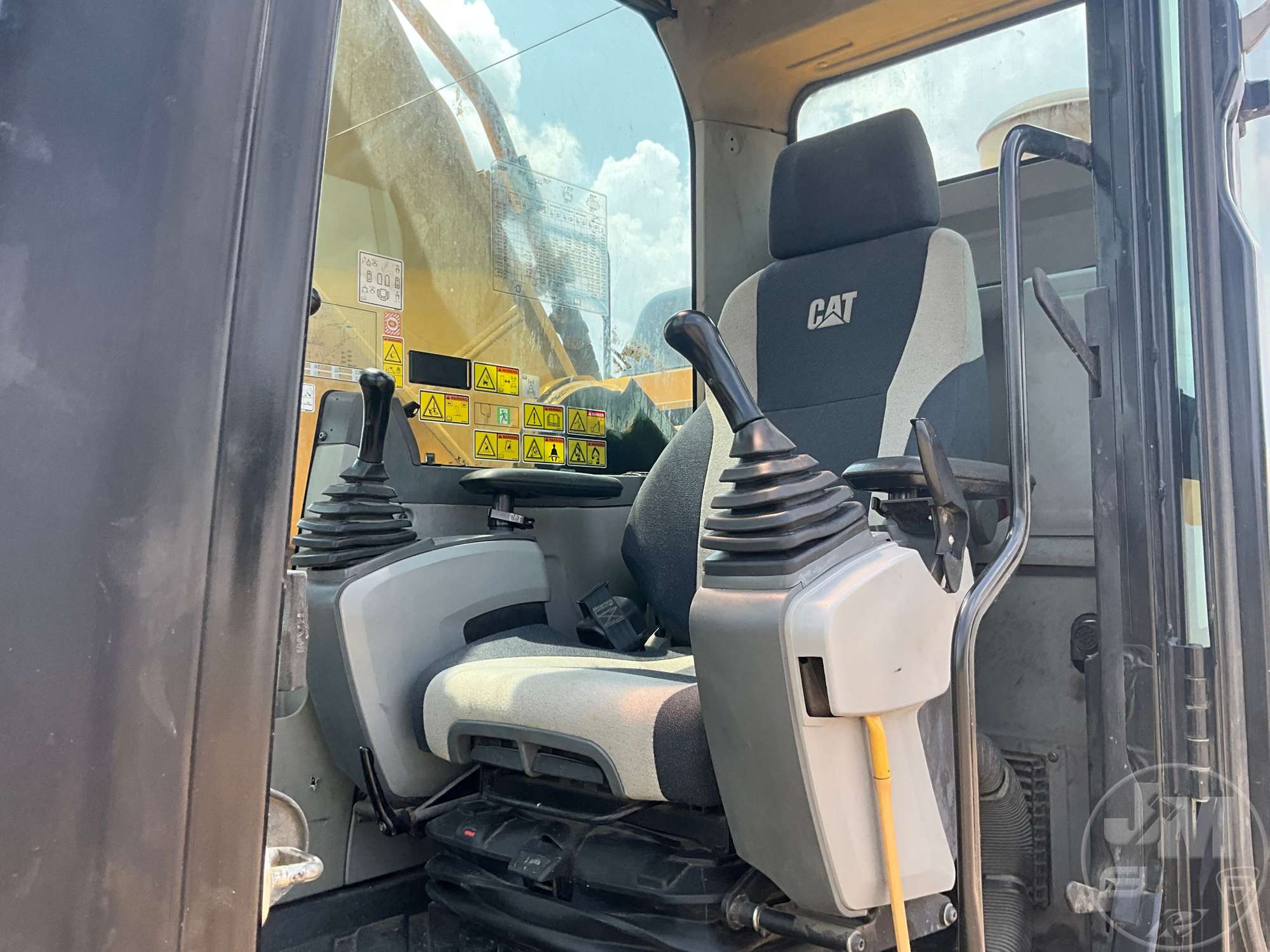2019 Caterpillar 352F