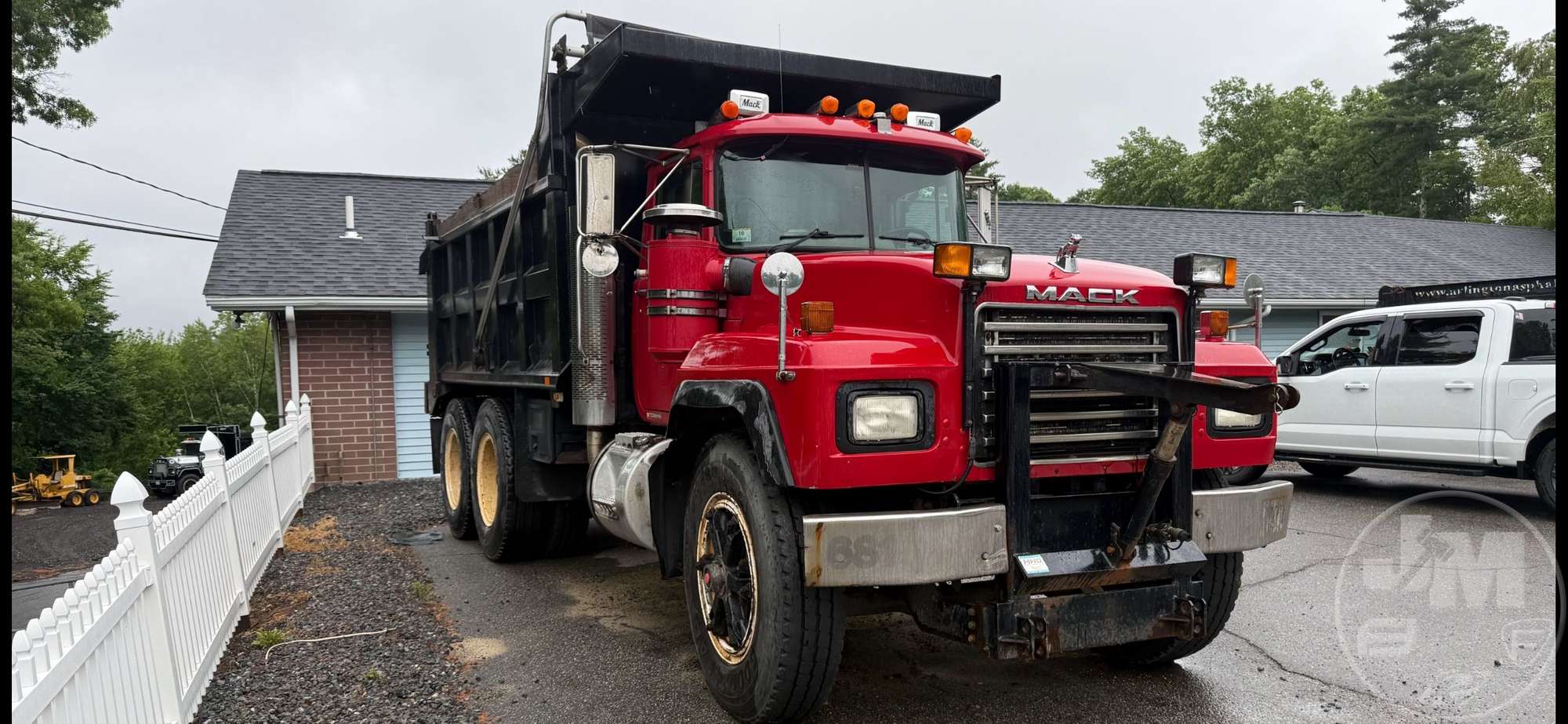 Photo of a 2001 Mack RD 688SX