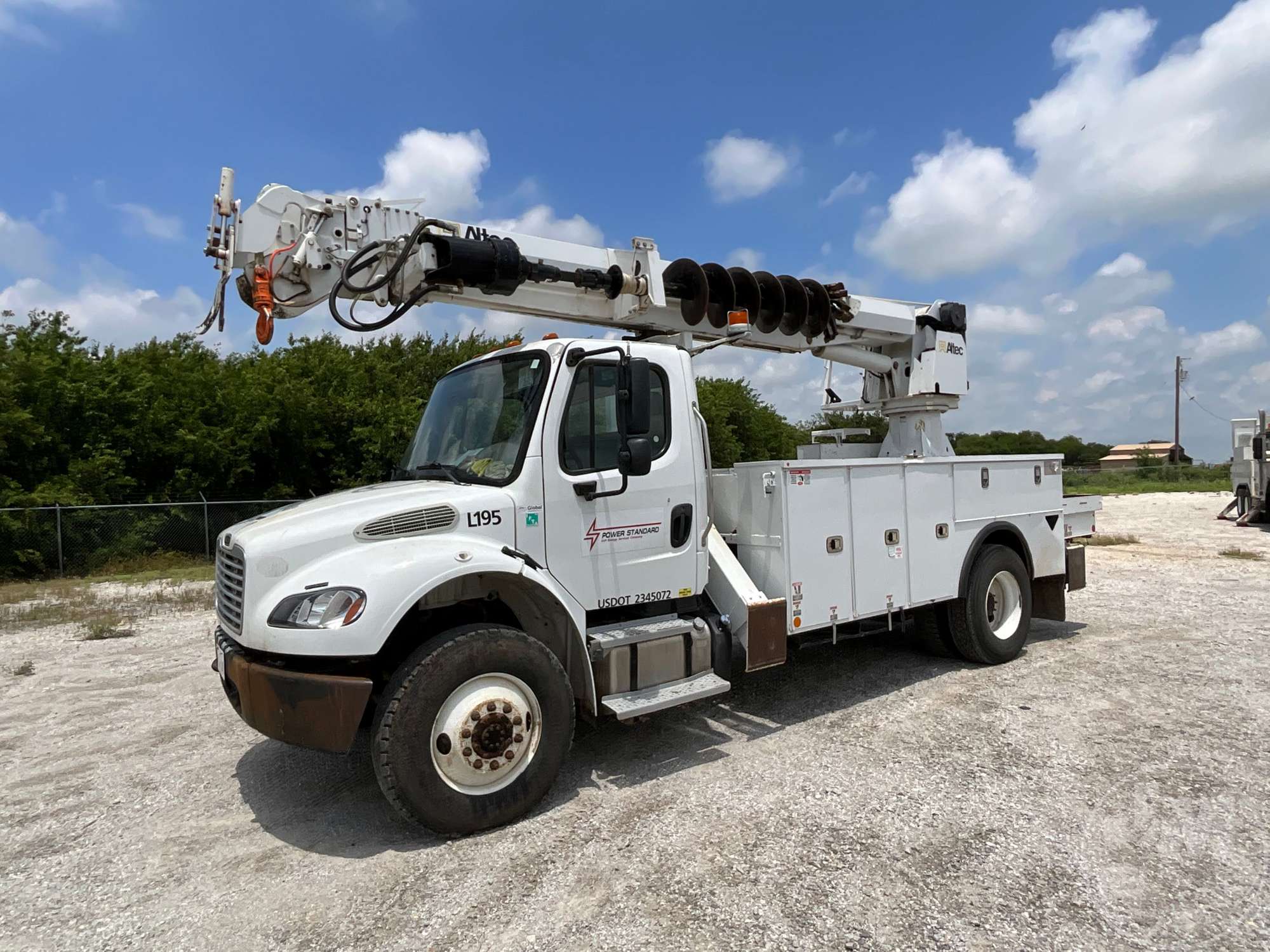 Photo of a 2019 Freightliner M2106 4X4
