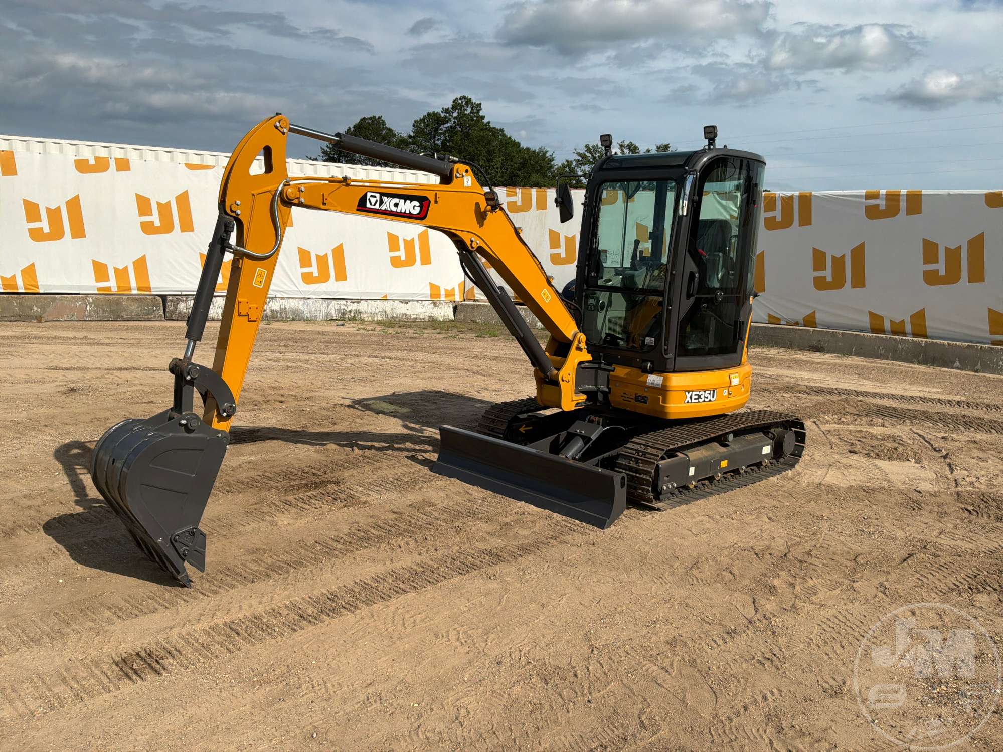 Photo of a 2025 XCMG XE35U