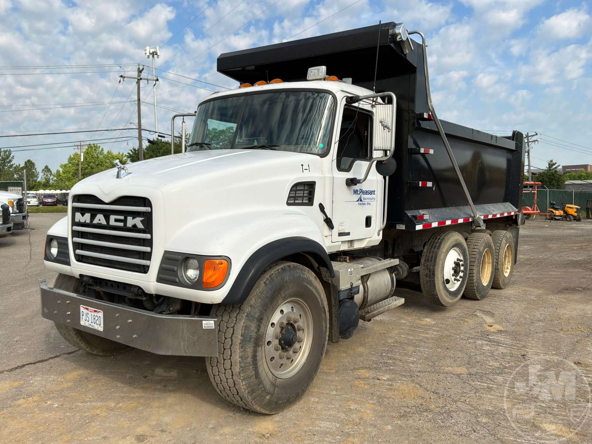Photo of a 2003 Mack CV713 Granite