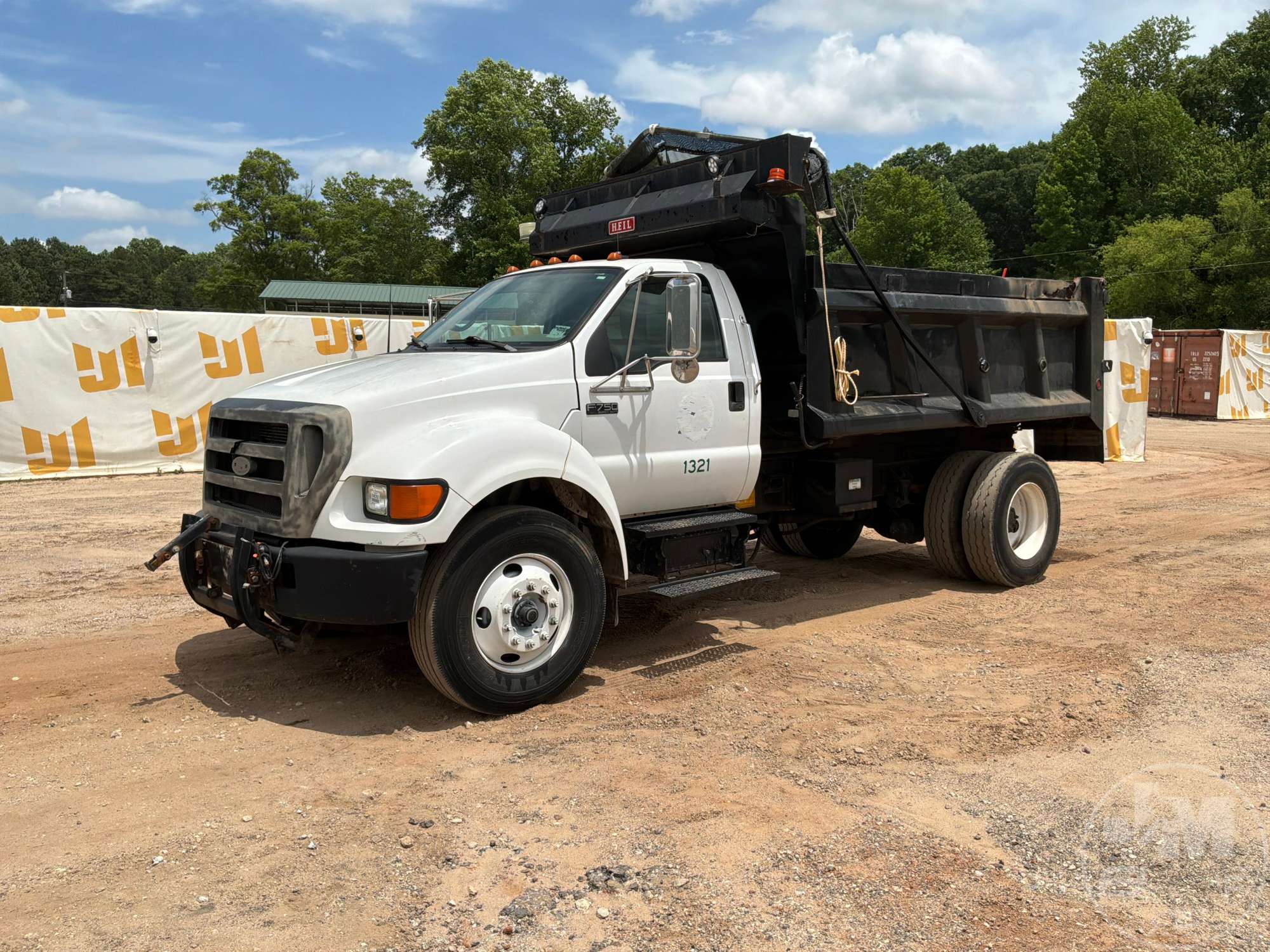 Photo of a 2006 Ford F-750