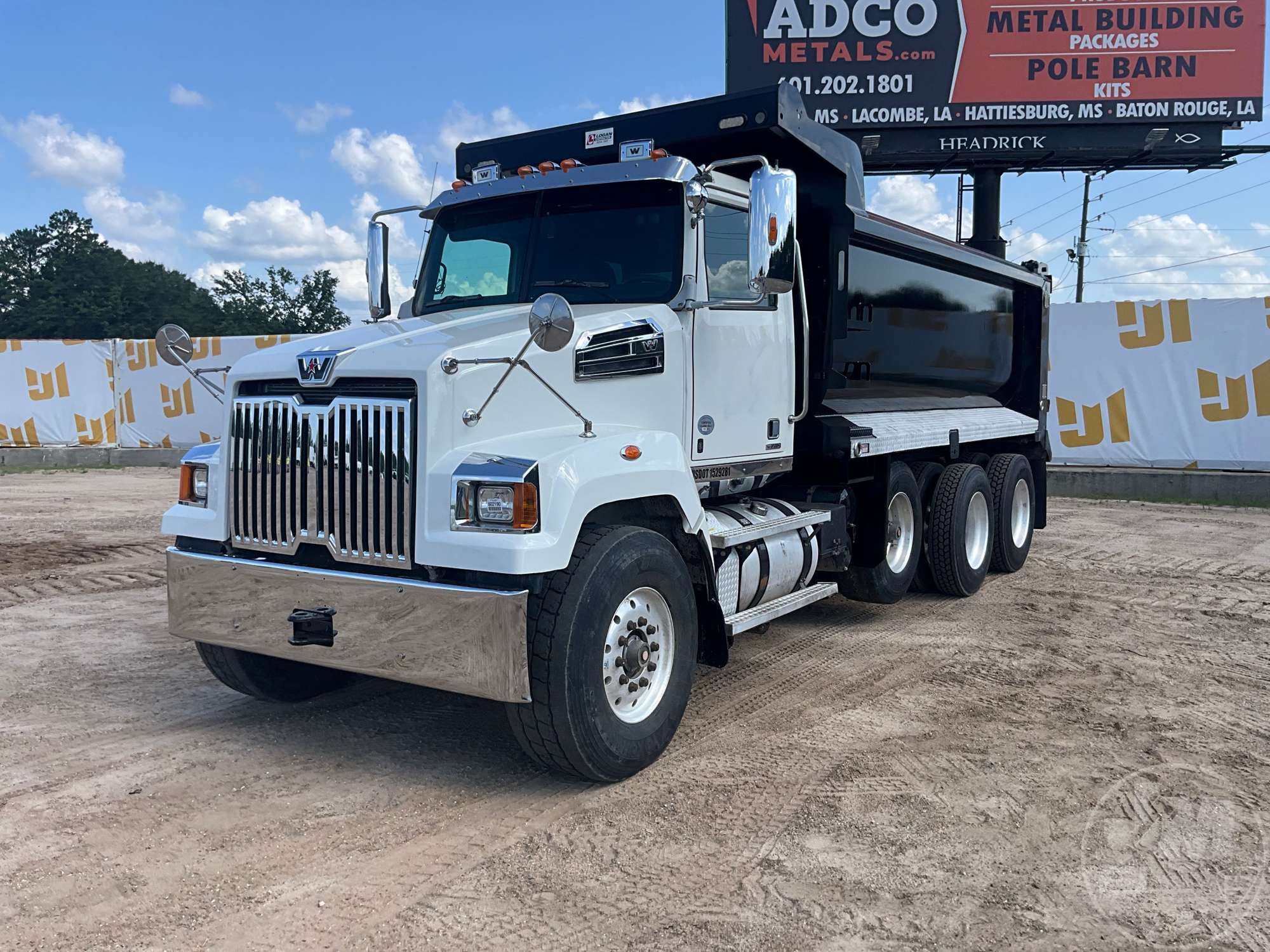 Photo of a 2021 Western Star 4700