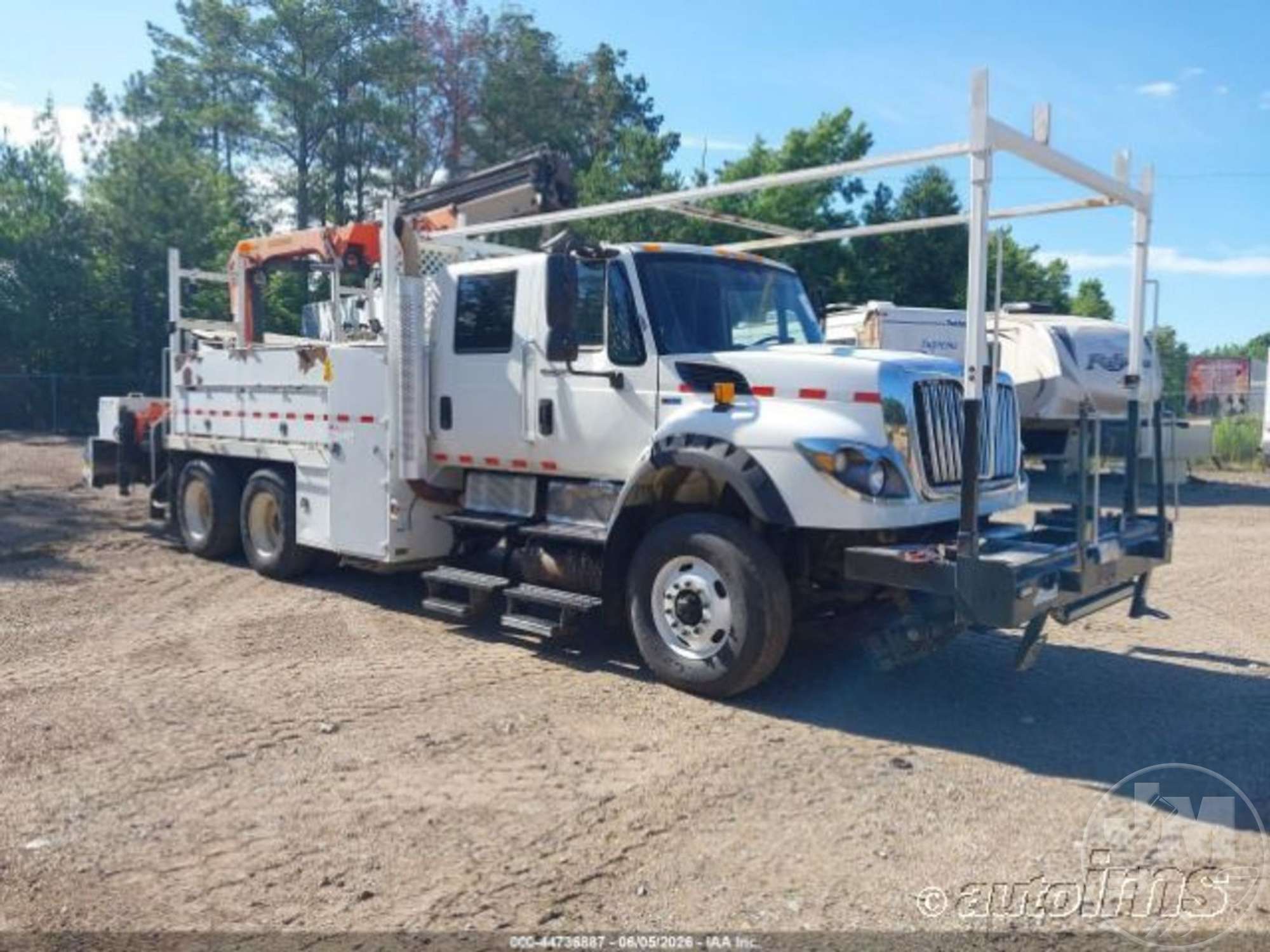 Photo of a 2012 International SF667