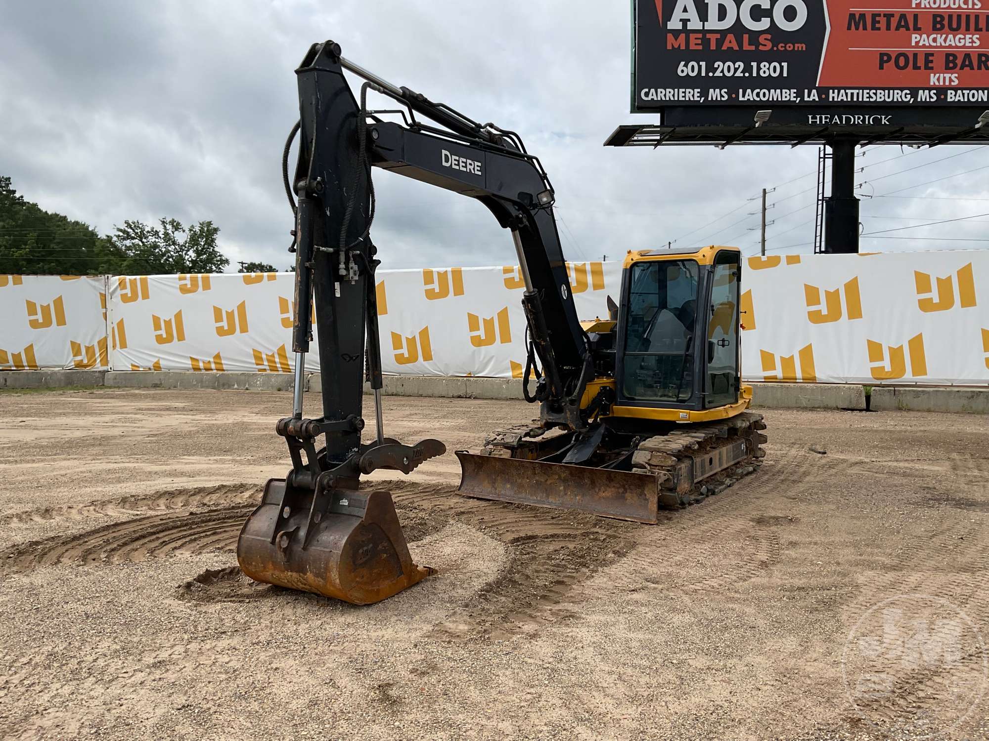 Photo of a 2022 John Deere 85G