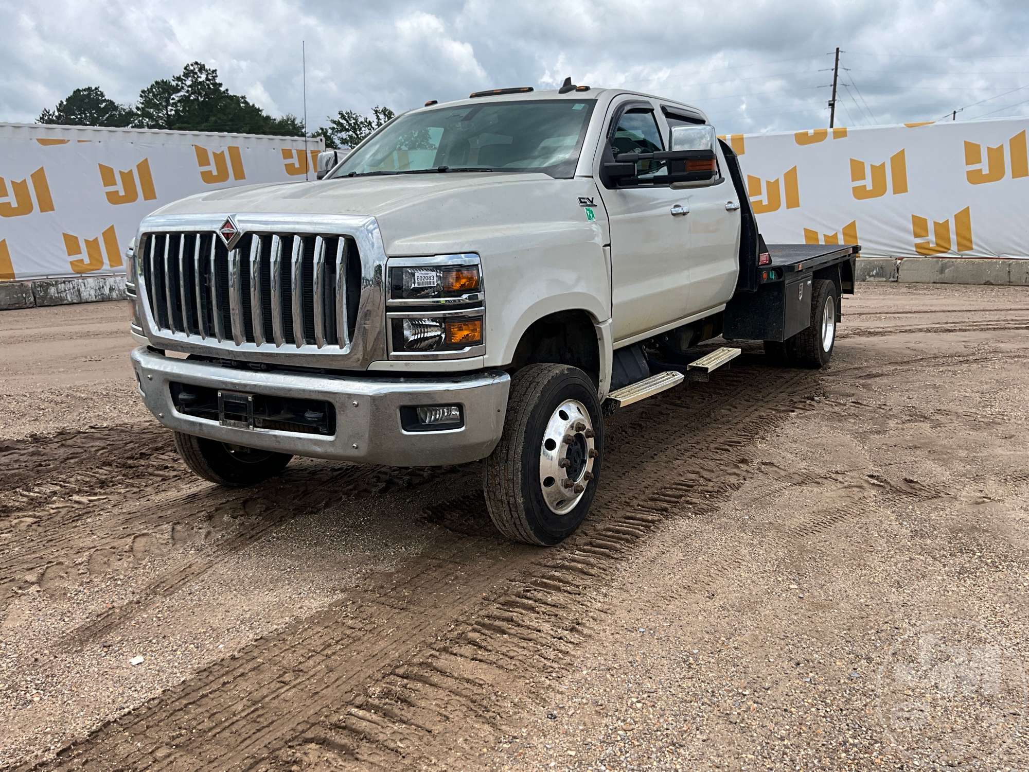 Photo of a 2022 International CV515