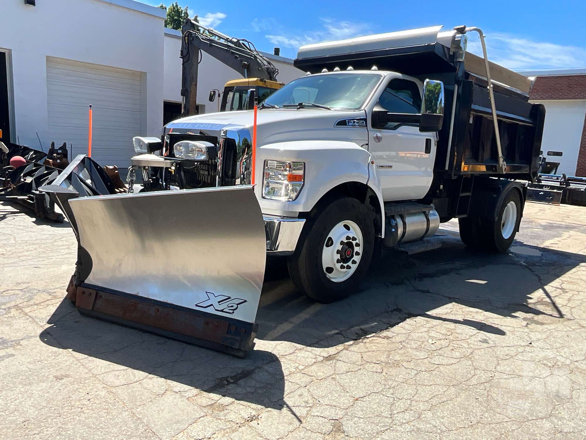 Photo of a 2023 Ford F-750