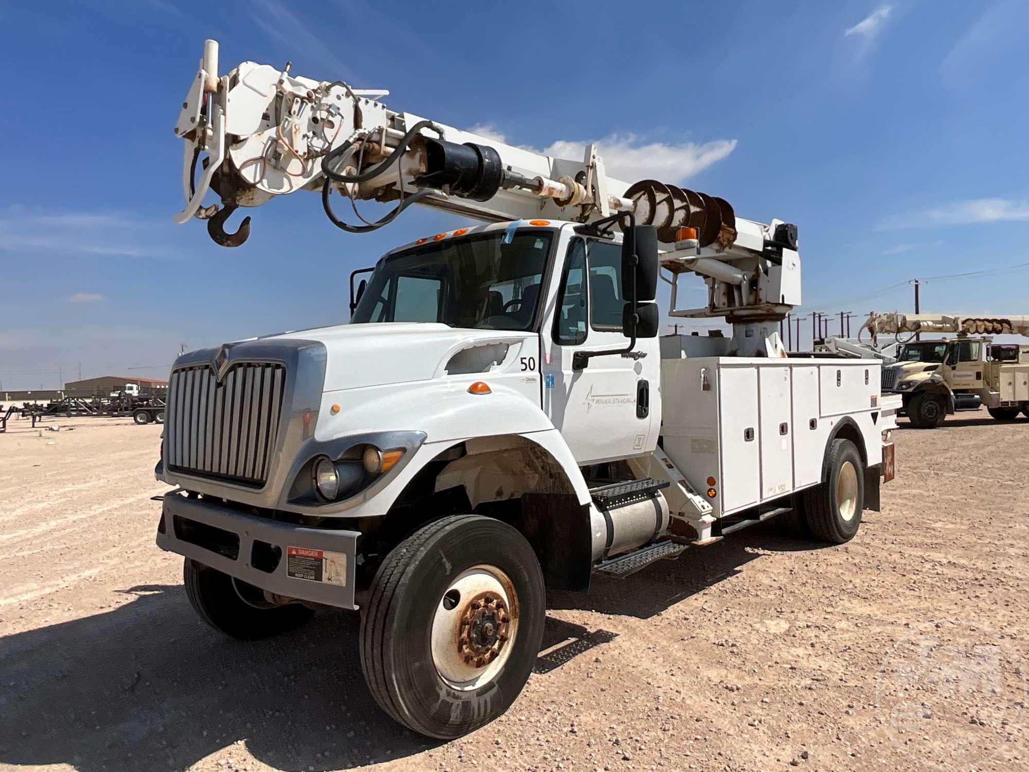 Photo of a 2013 International HV507