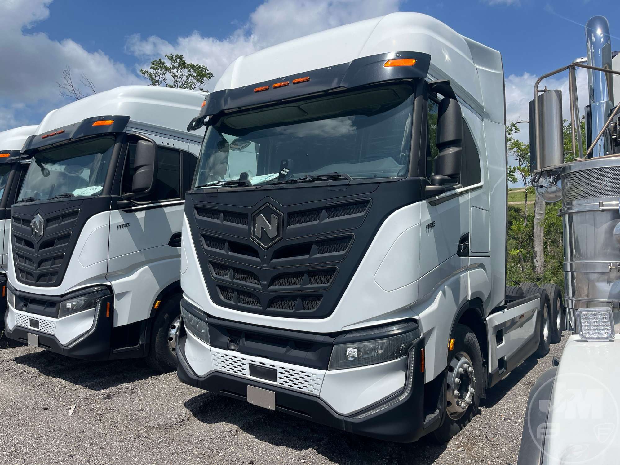 Photo of a 2023 Nikola TRE ELECTRIC