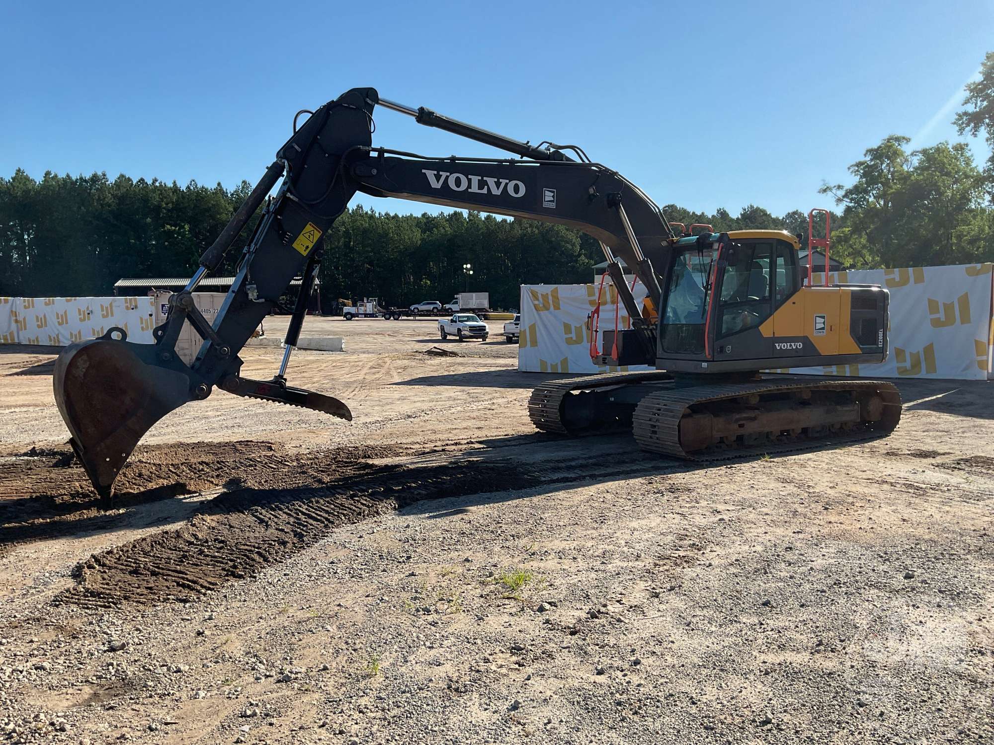 Photo of a 2022 Volvo EC200EL