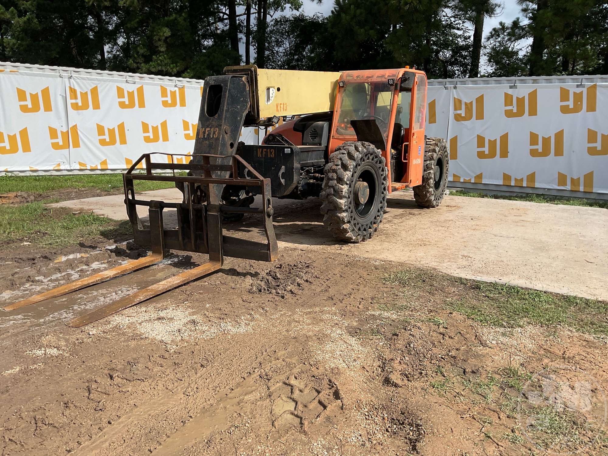 Photo of a 2013 JLG G9-43A