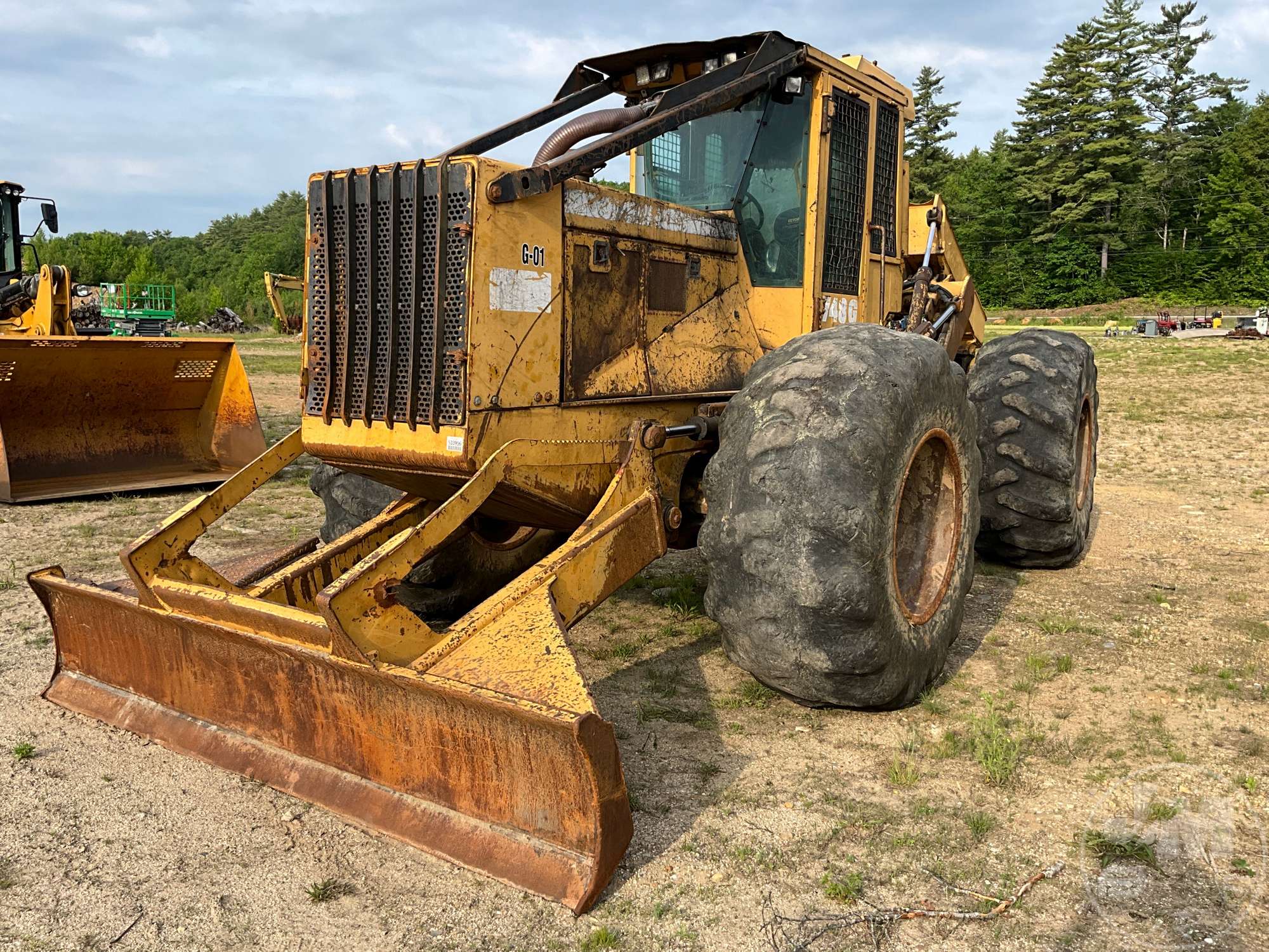 Photo of a 1996 John Deere 748G