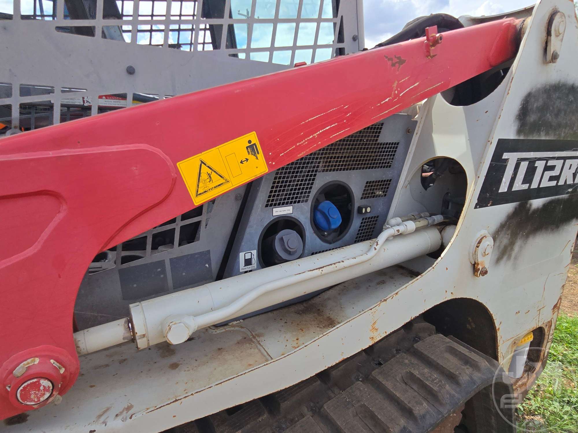 2016 Takeuchi TL12R2