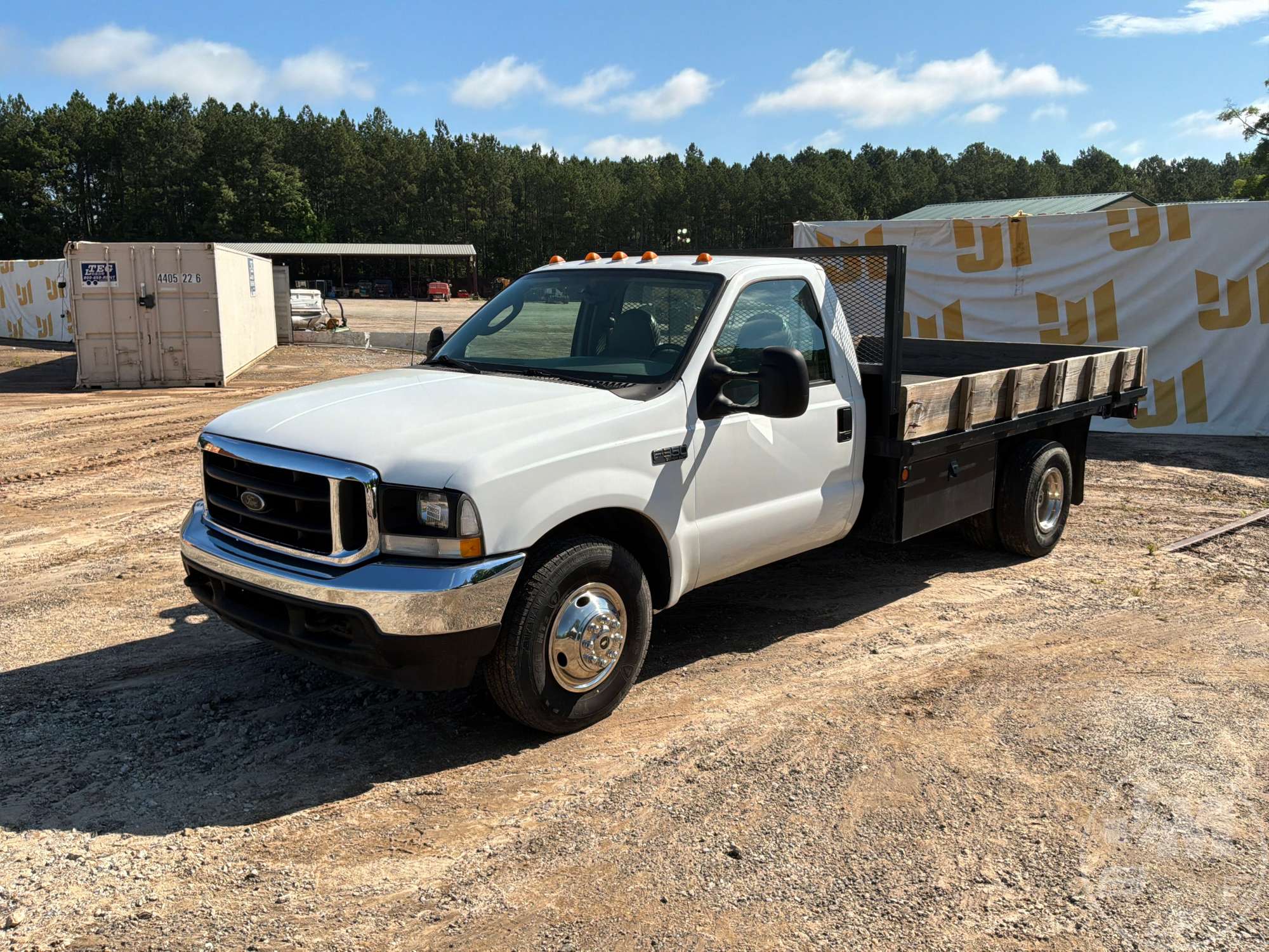 Photo of a 2004 Ford F-350XLT SD