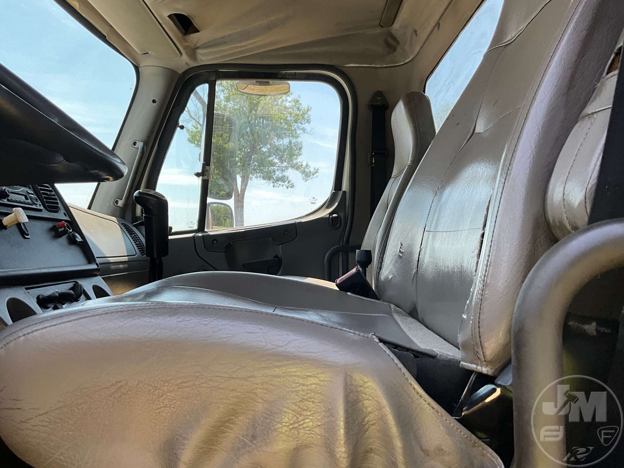 2013 Freightliner M2 112