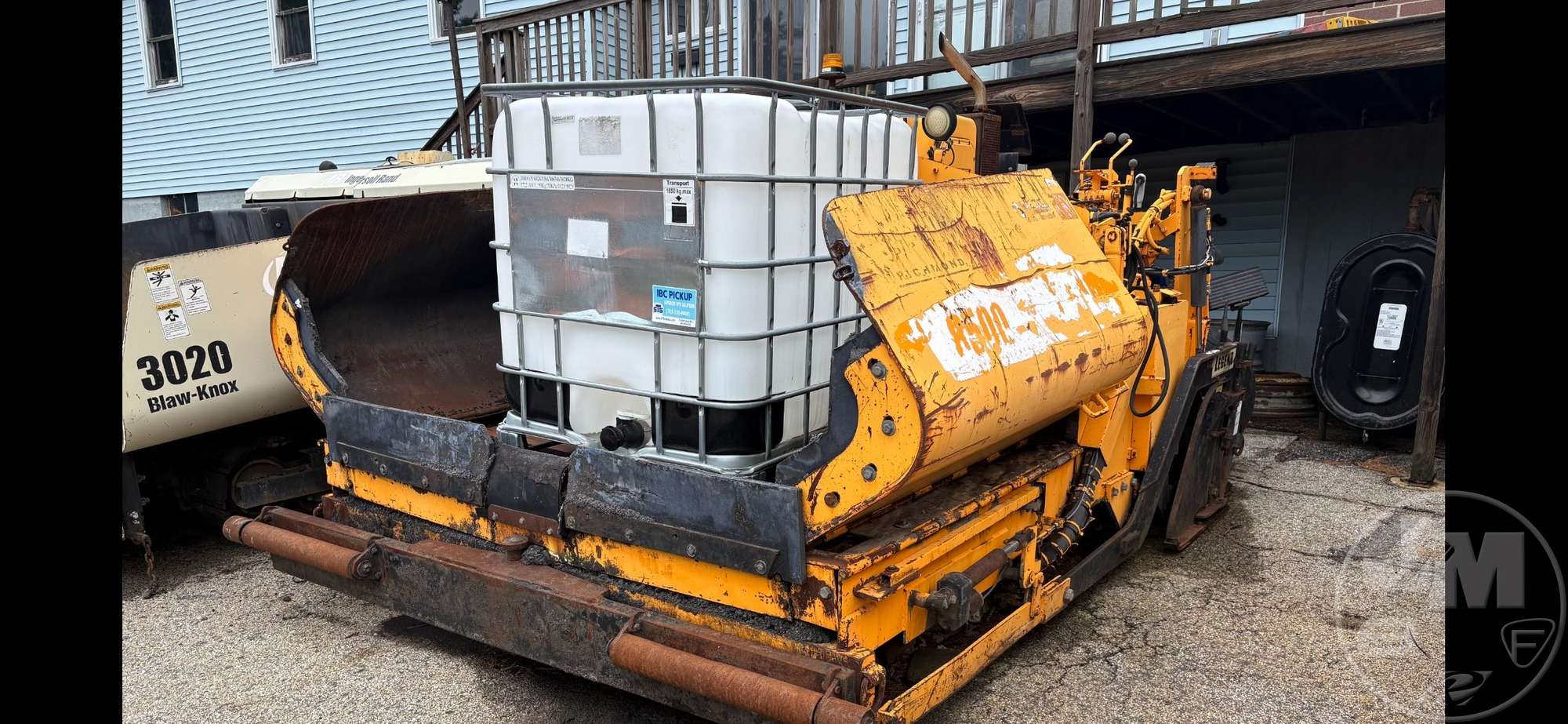 Photo of a  Leeboy 8500T