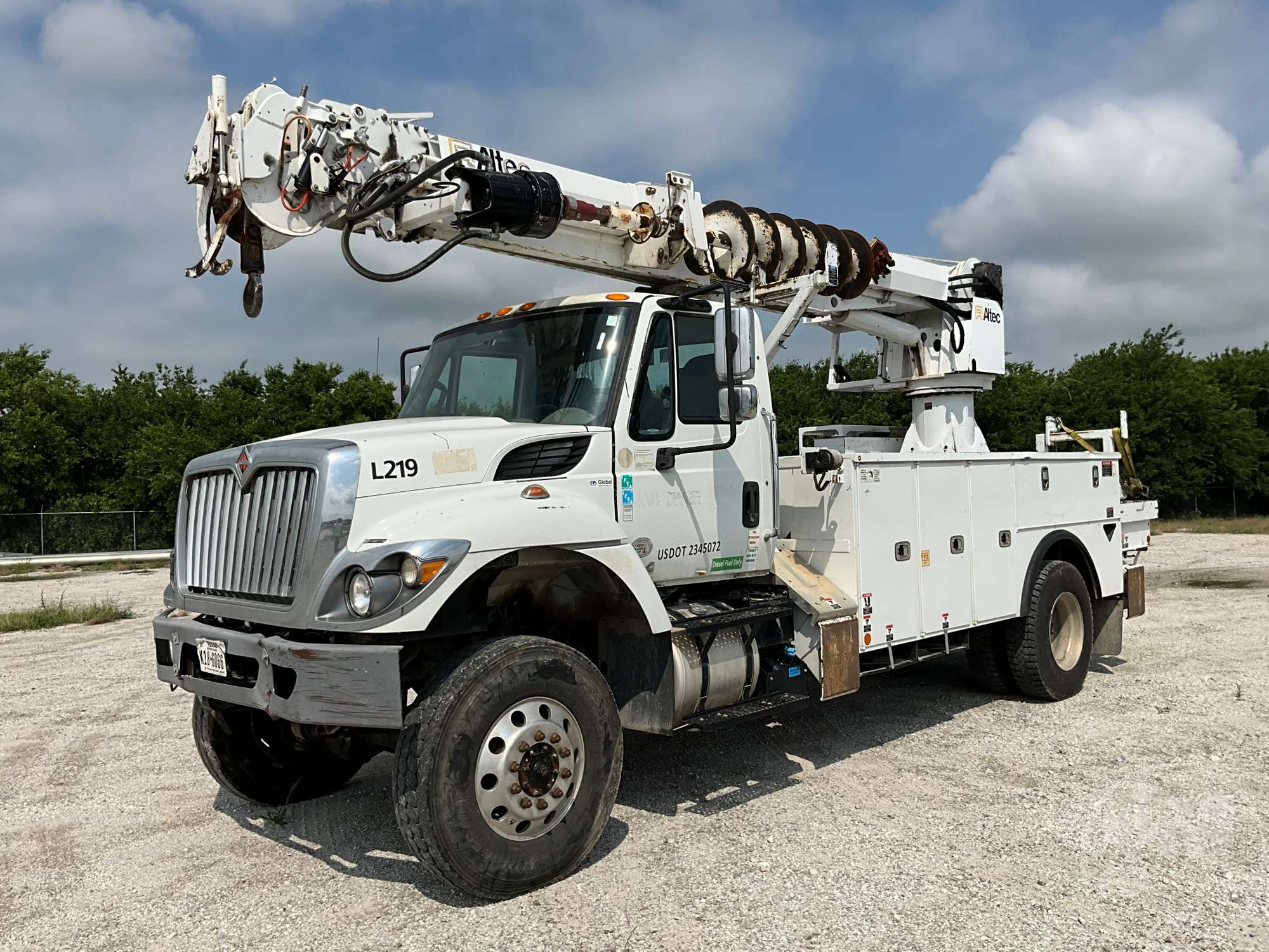 Photo of a 2014 International SR525 4X4