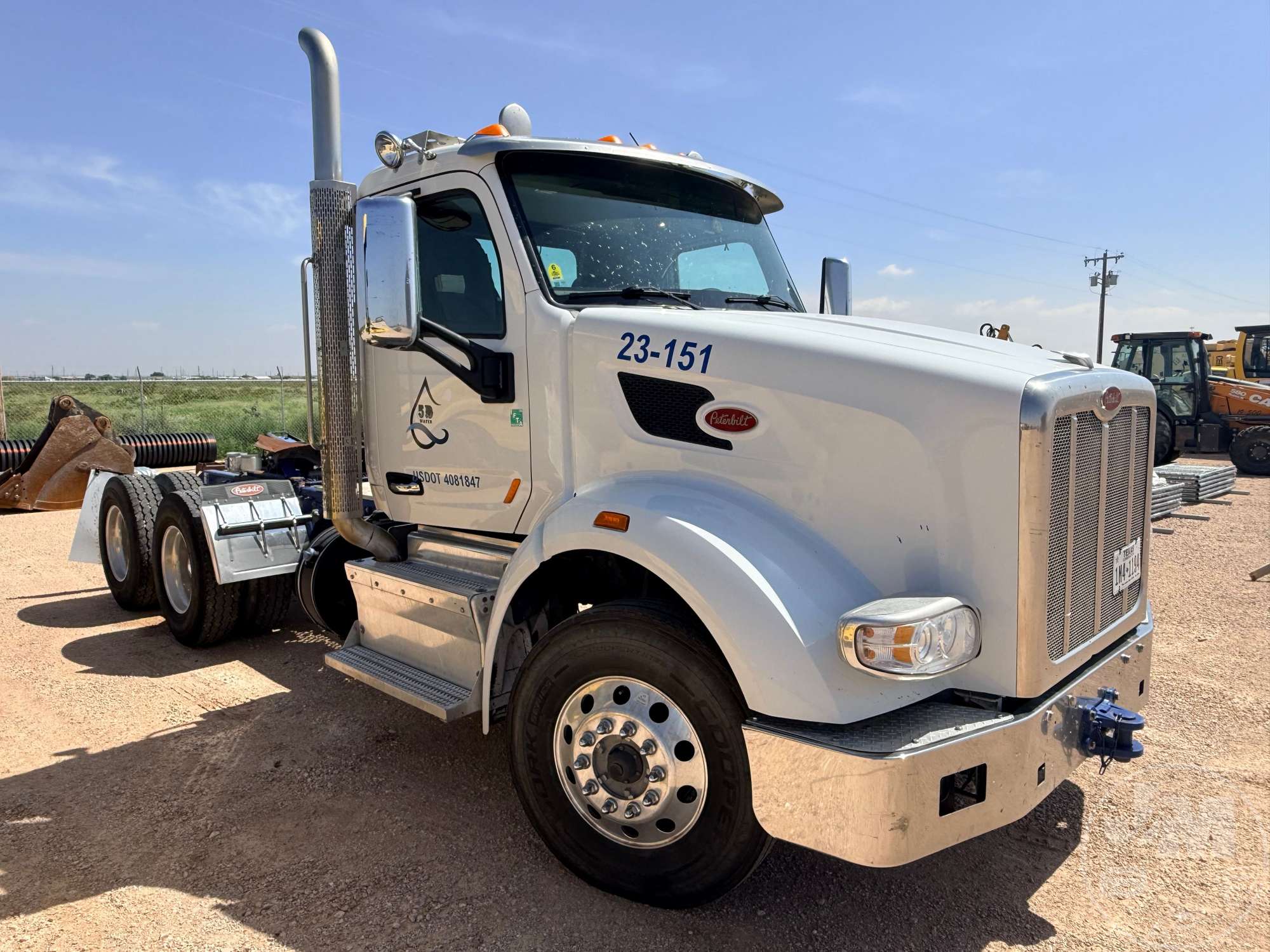 Photo of a 2016 Peterbilt 567