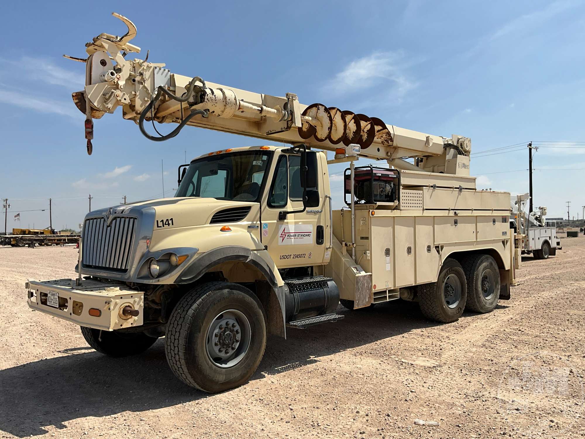 Photo of a 2008 International SX525 WORKSTAR 6X6