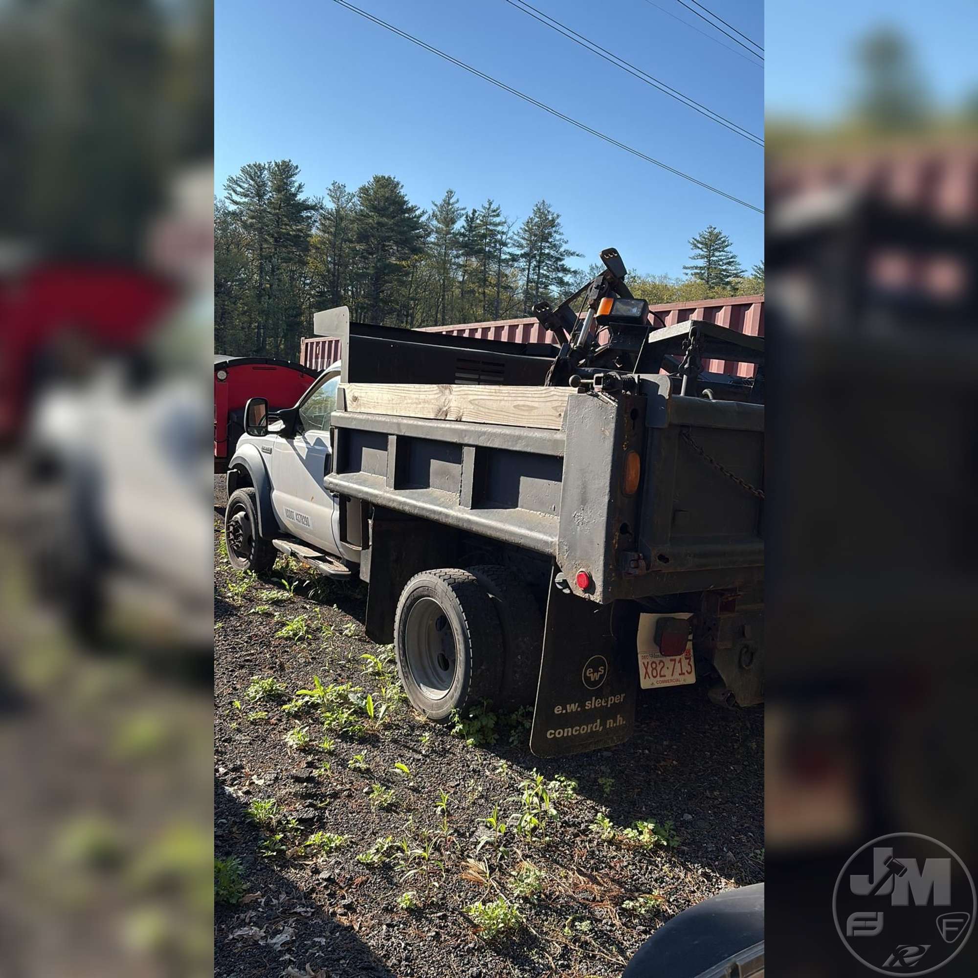 Photo of a 2006 Ford F-550