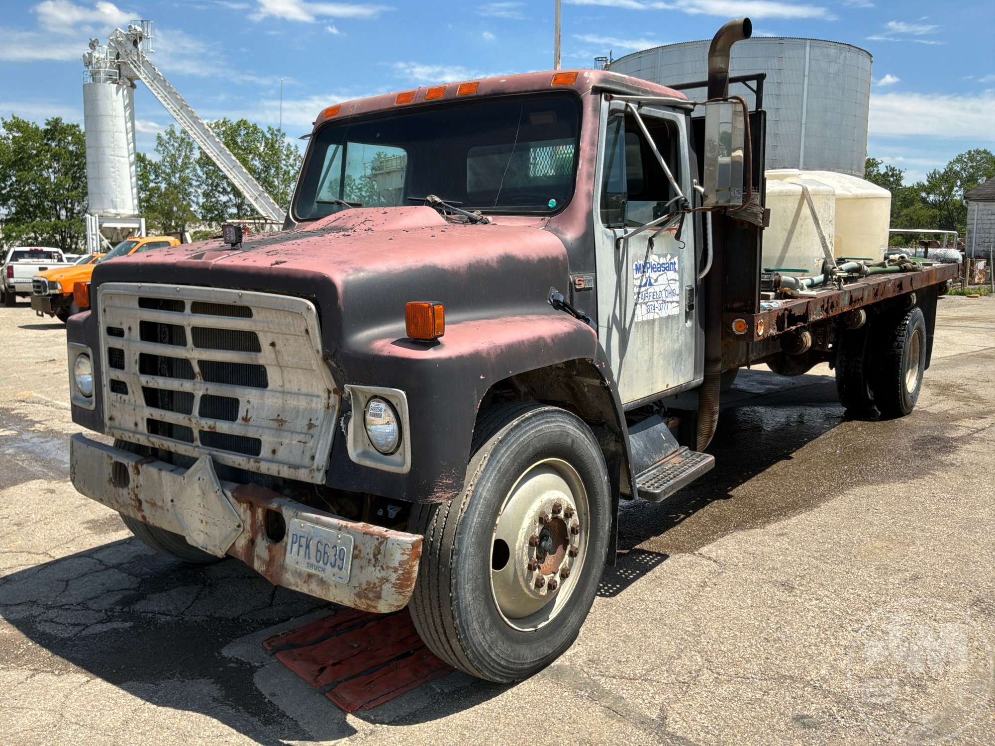 Photo of a 1989 International 1754